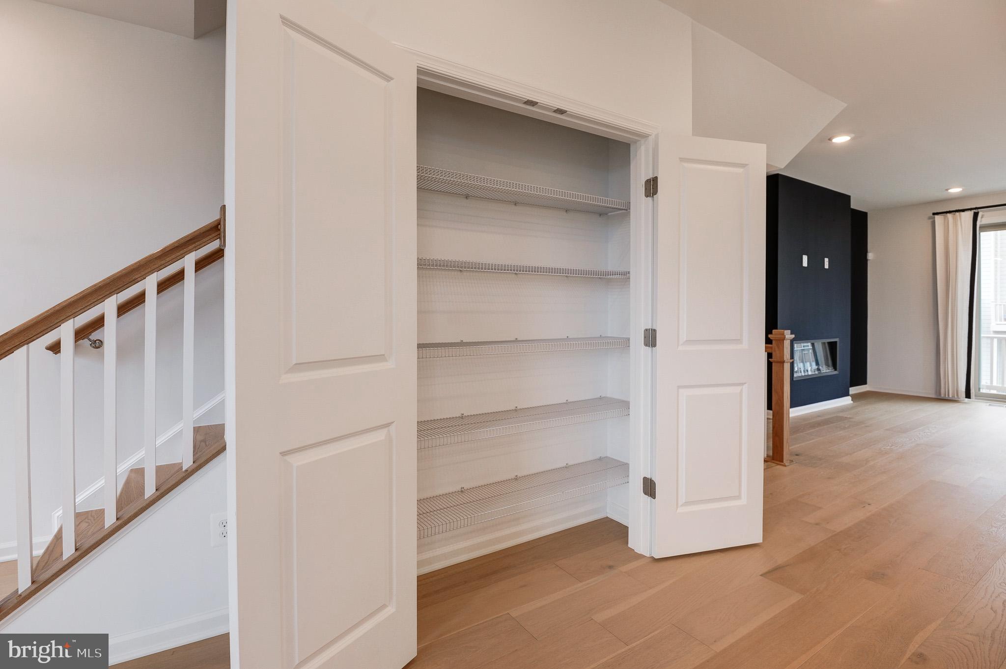 POTOMAC STATION MARKETPLACE - Residential Lease