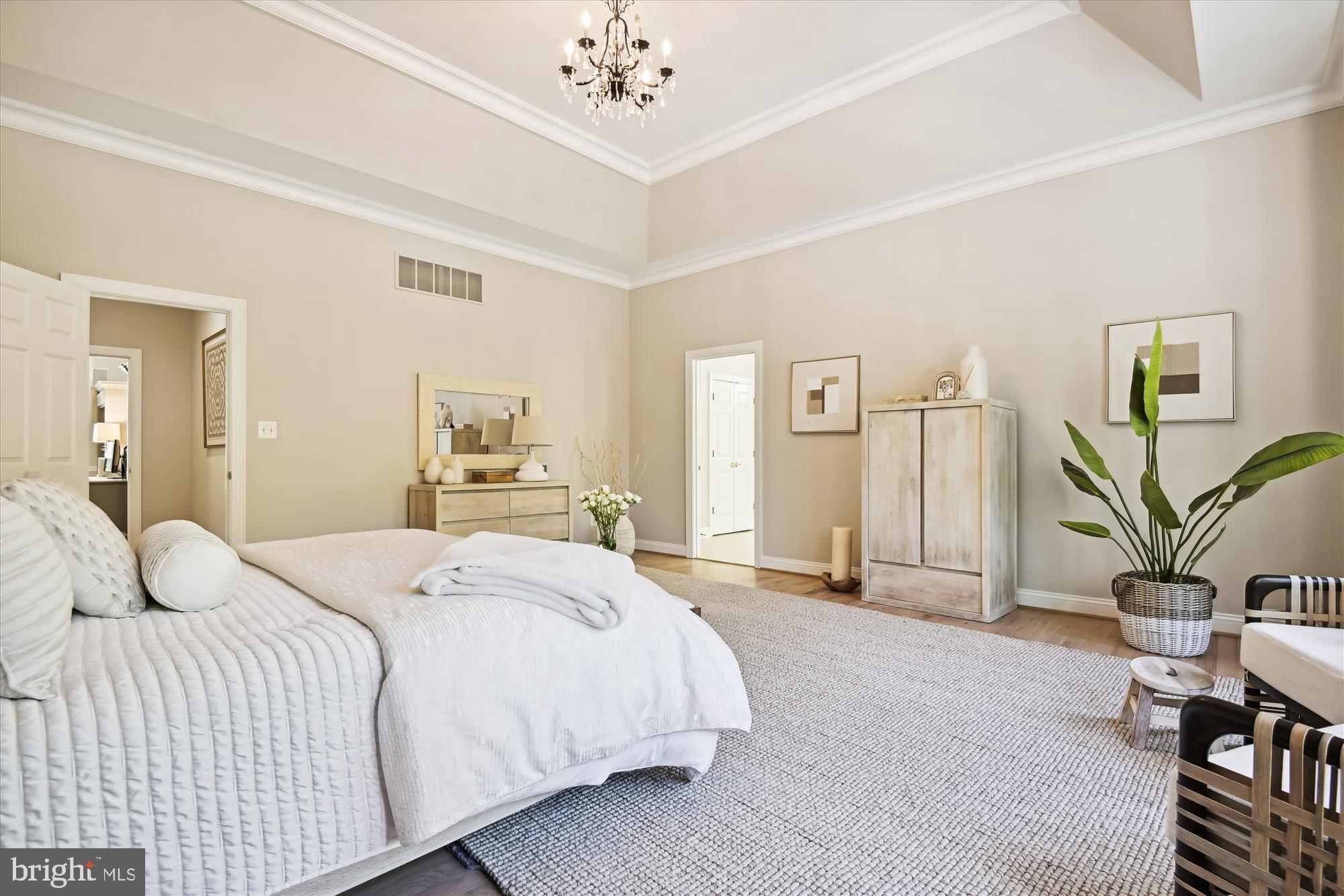 TEMPLES DELIGHT - Residential