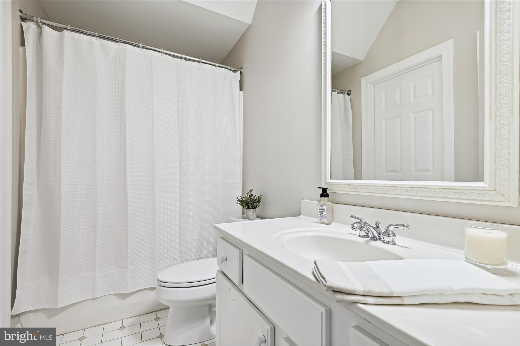 TEMPLES DELIGHT - Residential