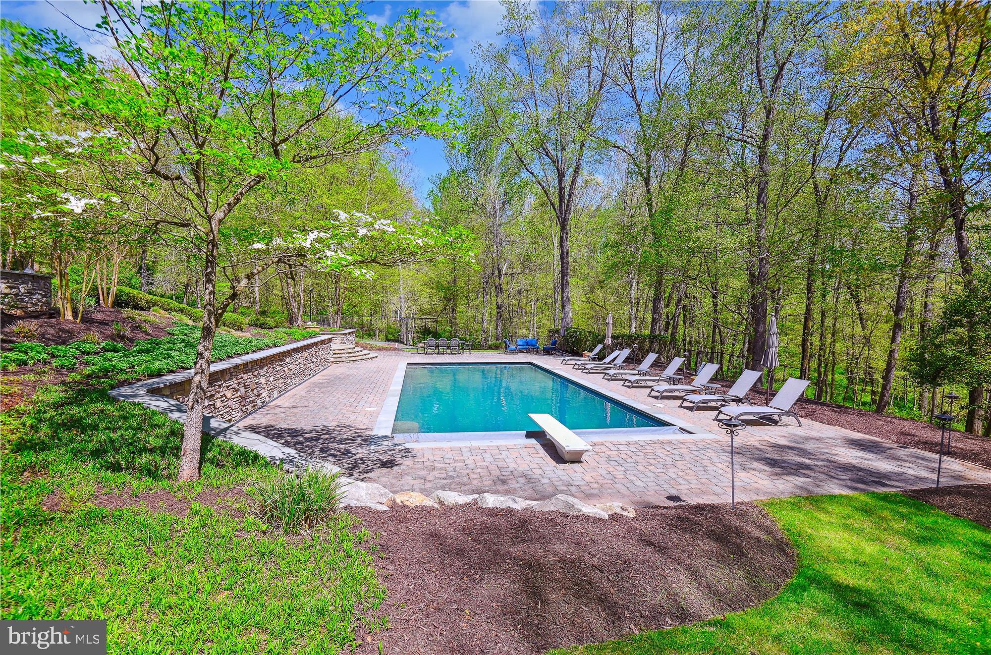 TEMPLES DELIGHT - Residential