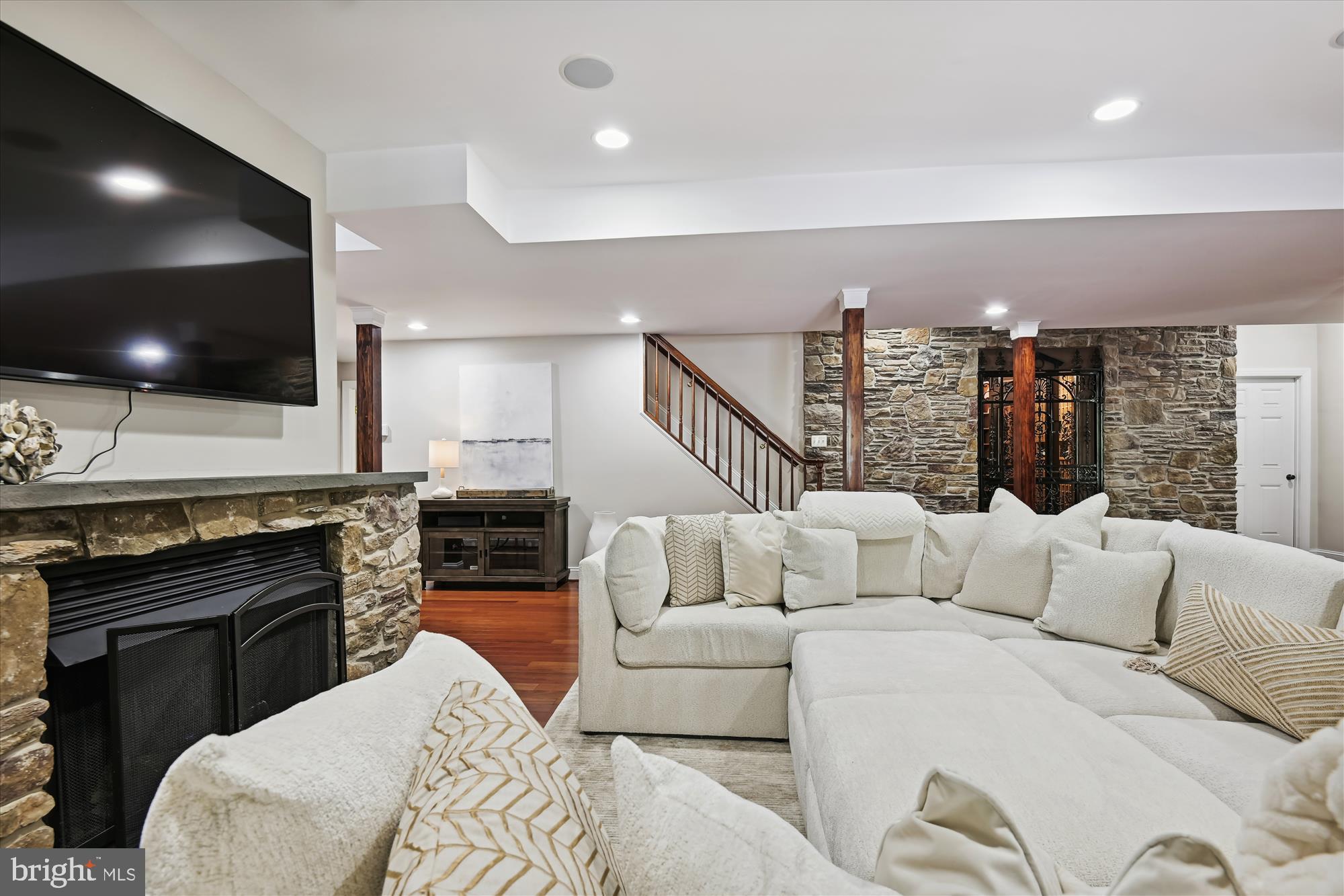 TEMPLES DELIGHT - Residential