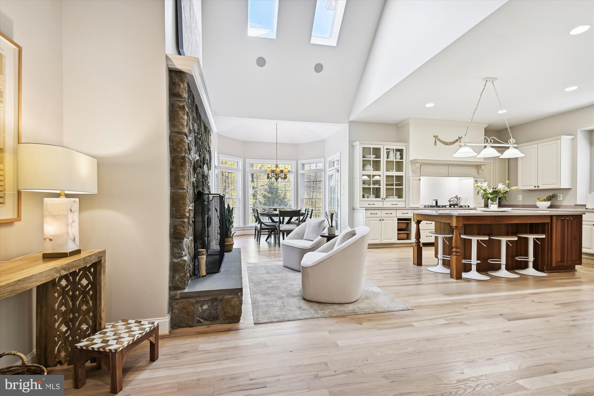 TEMPLES DELIGHT - Residential