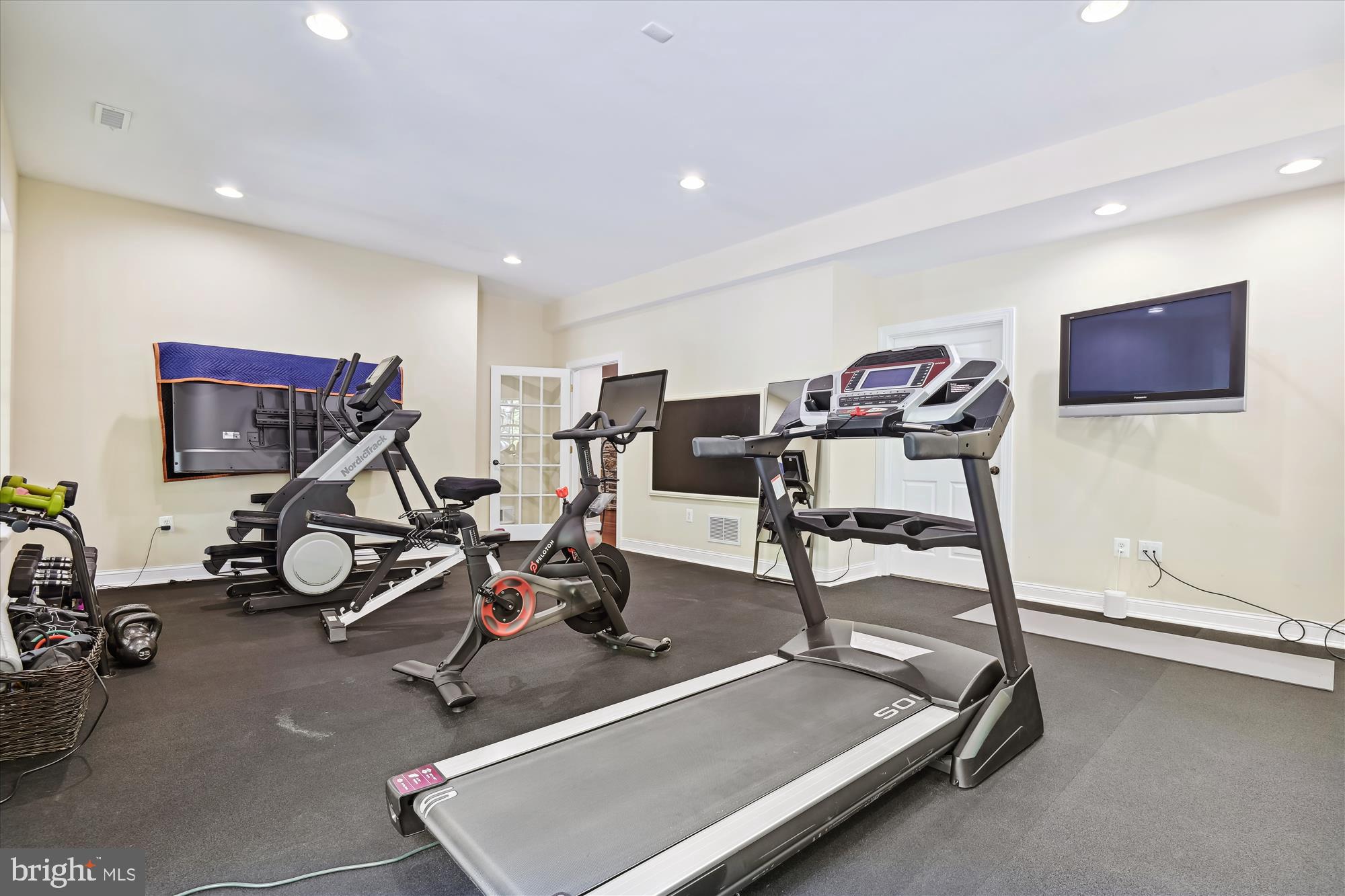 TEMPLES DELIGHT - Residential