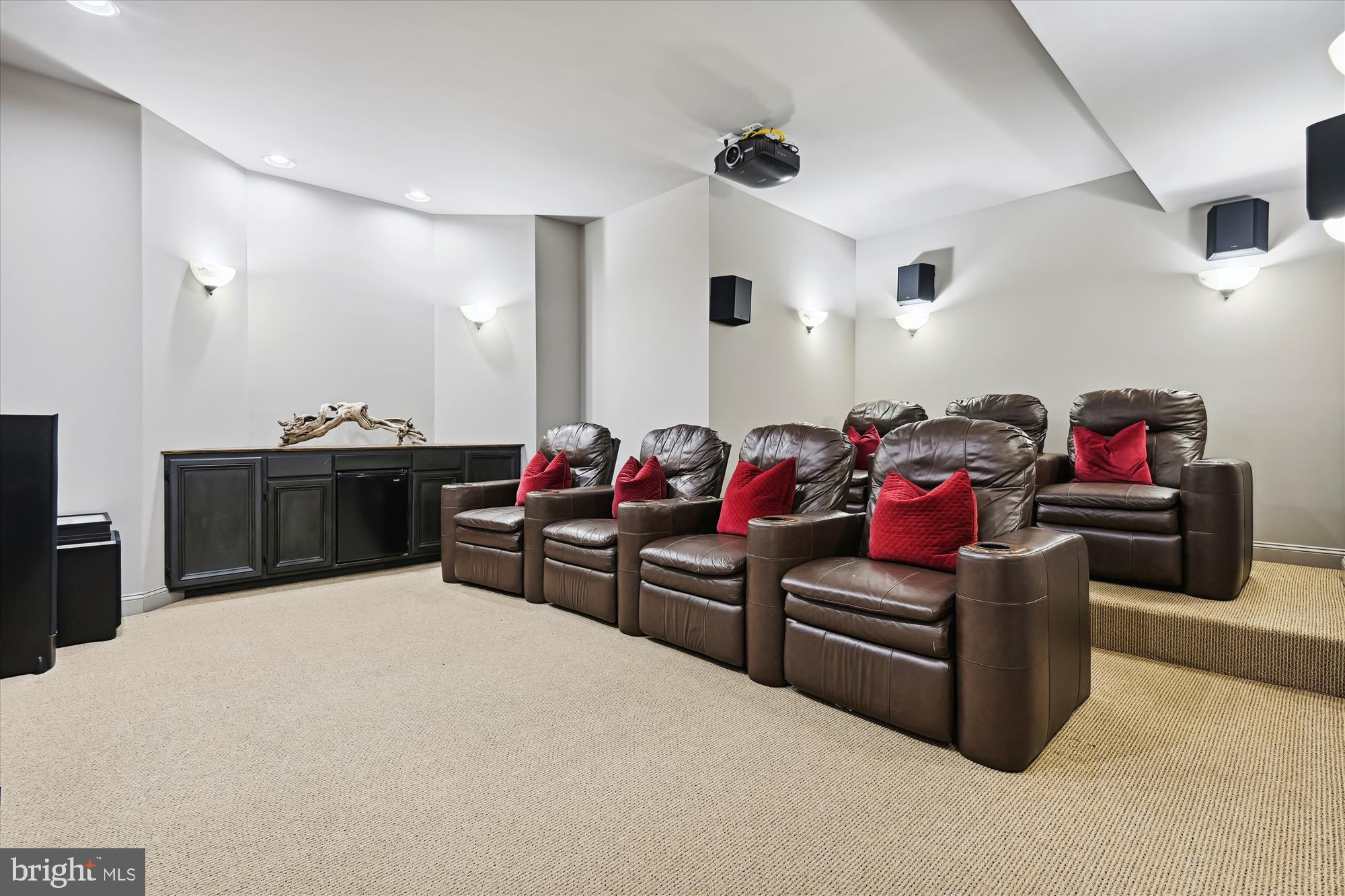 TEMPLES DELIGHT - Residential