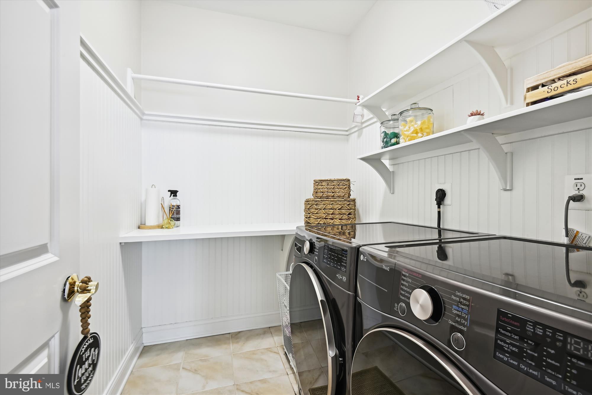 TEMPLES DELIGHT - Residential