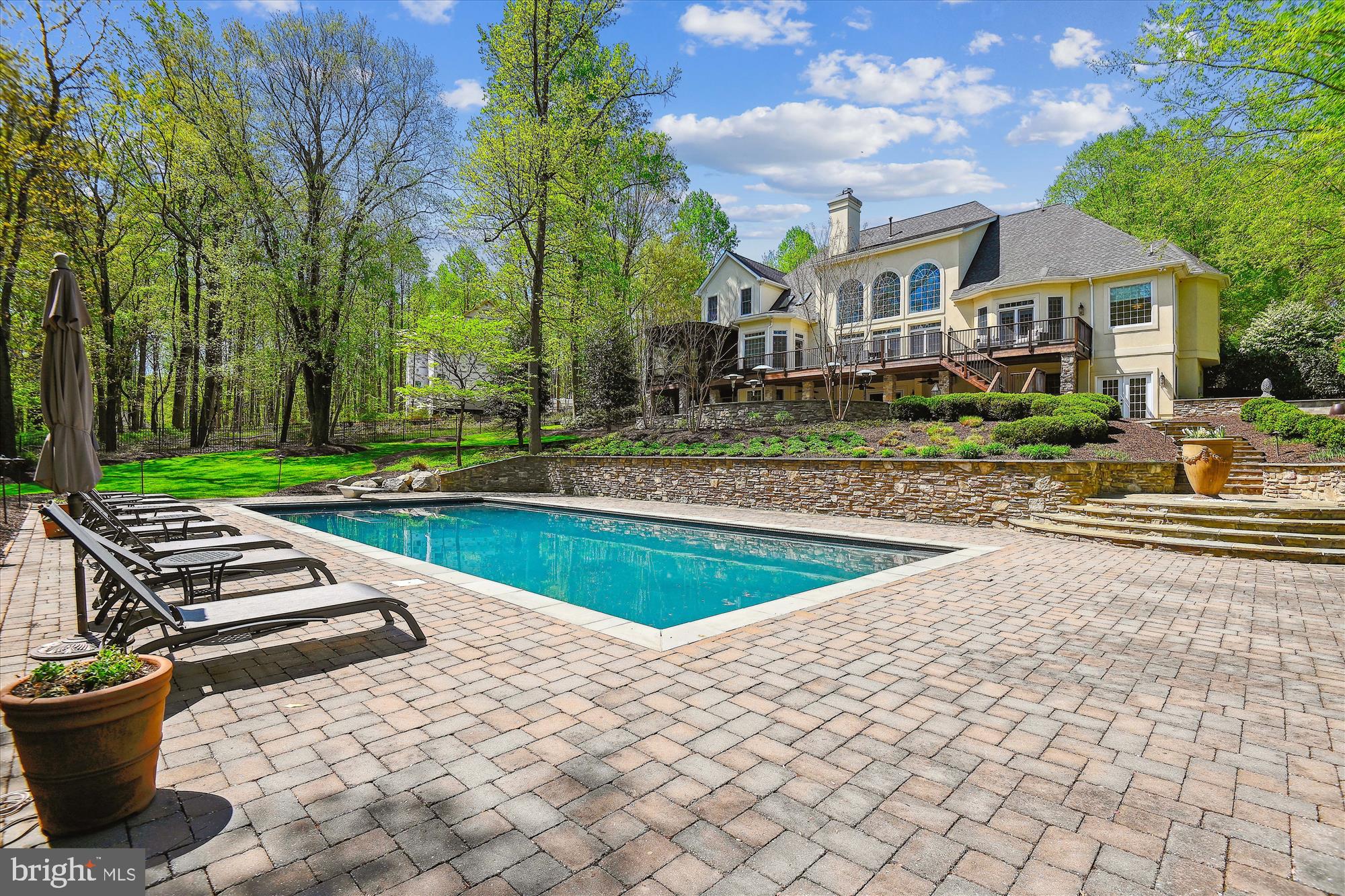 TEMPLES DELIGHT - Residential