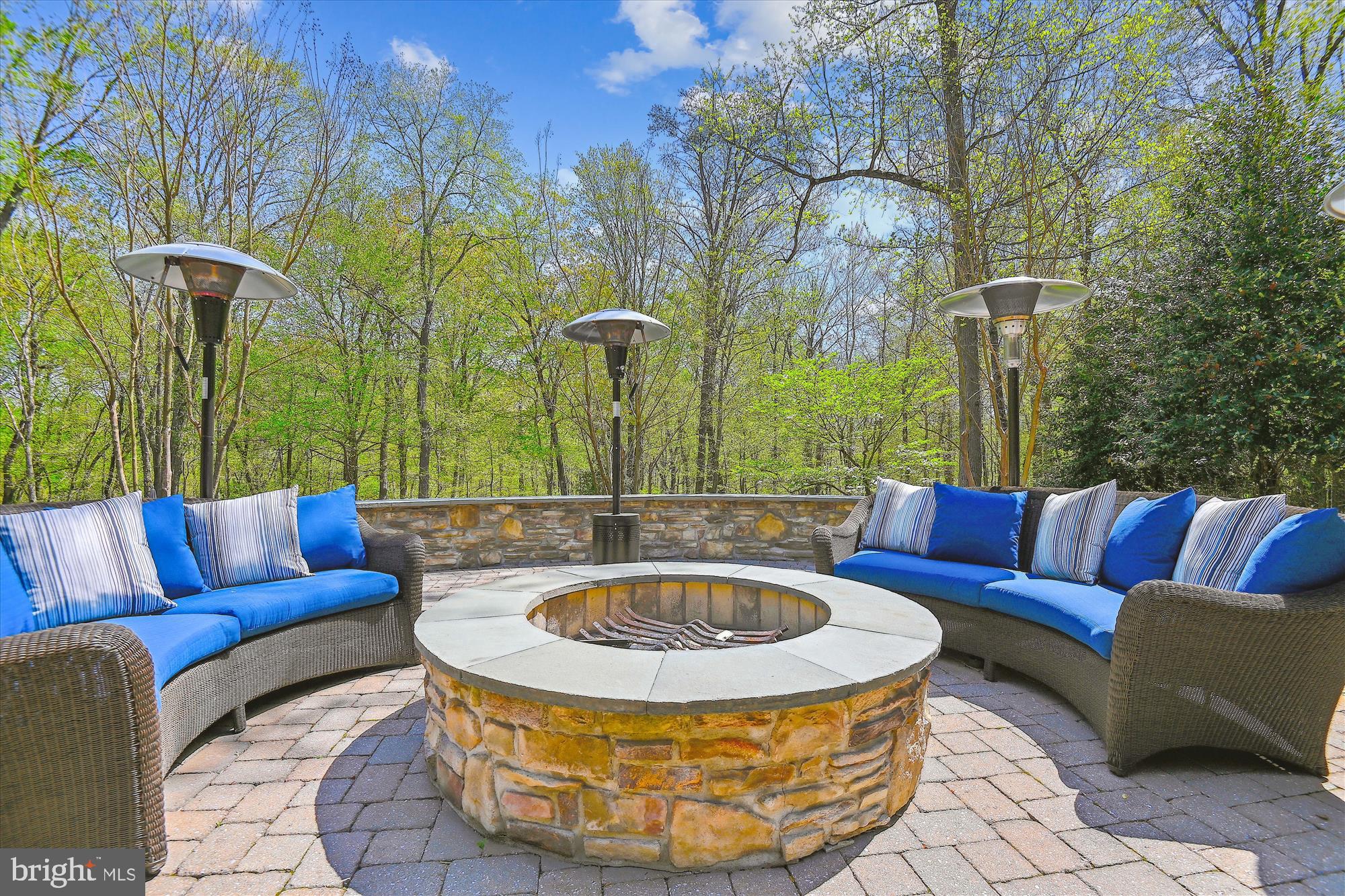 TEMPLES DELIGHT - Residential