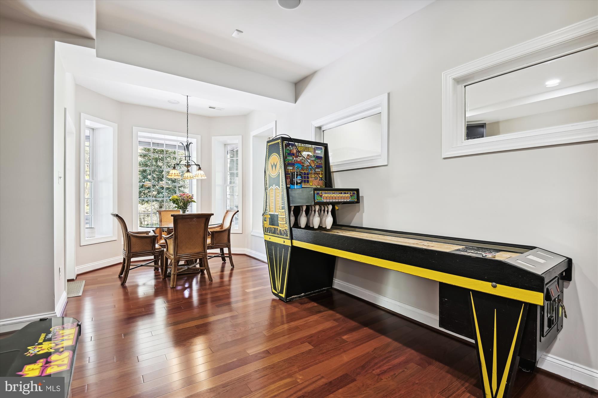 TEMPLES DELIGHT - Residential