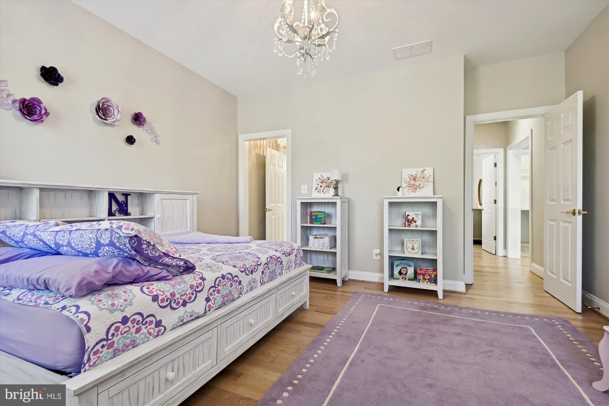 TEMPLES DELIGHT - Residential