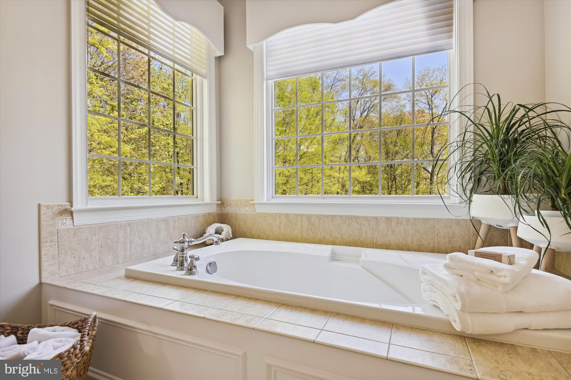 TEMPLES DELIGHT - Residential