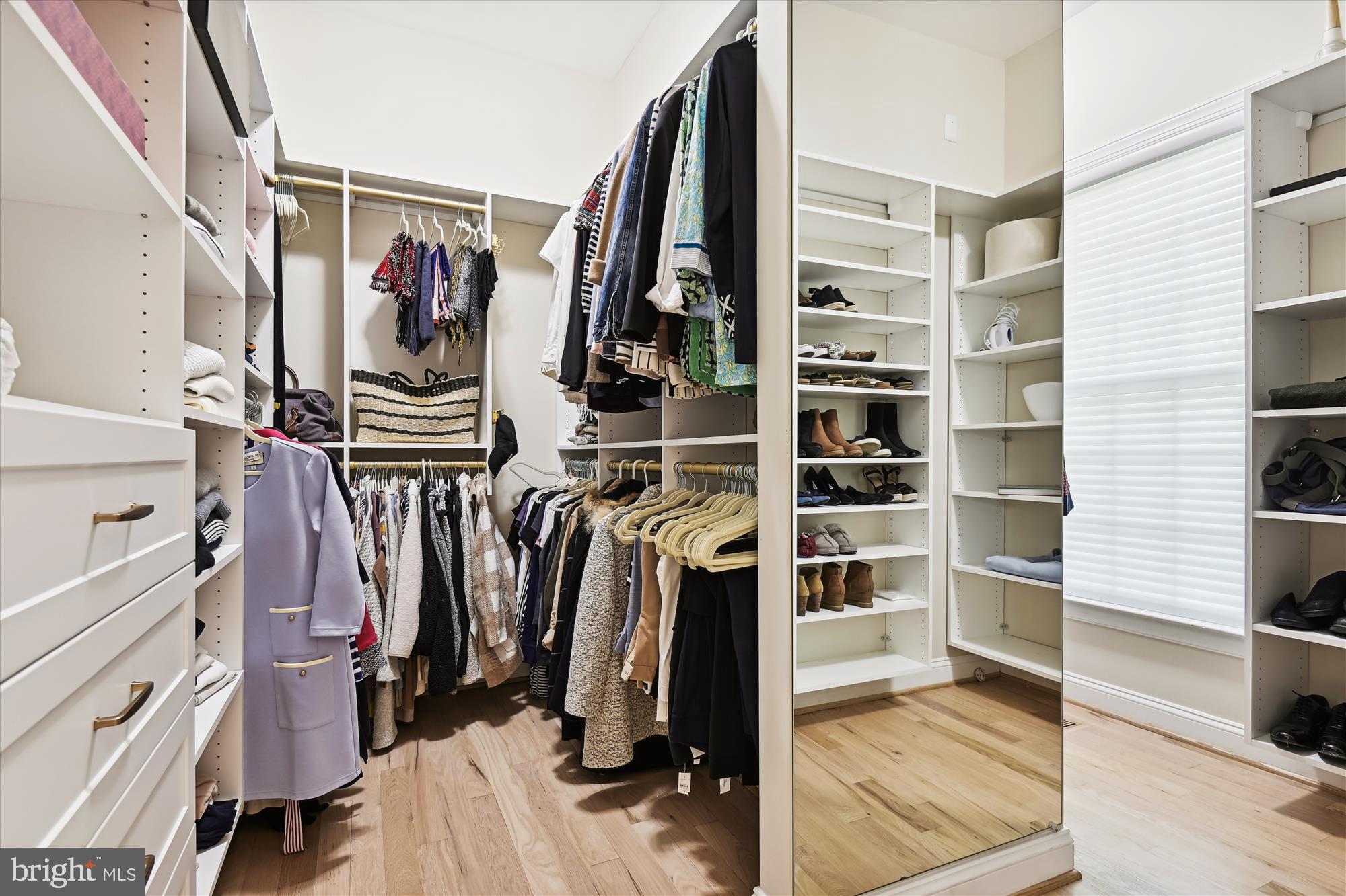 TEMPLES DELIGHT - Residential