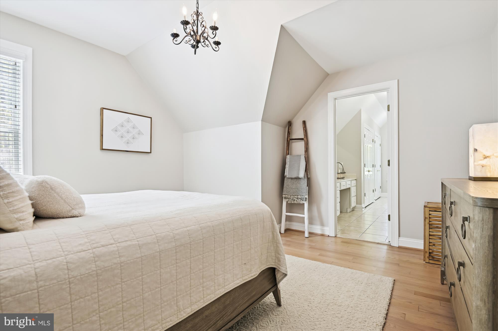 TEMPLES DELIGHT - Residential