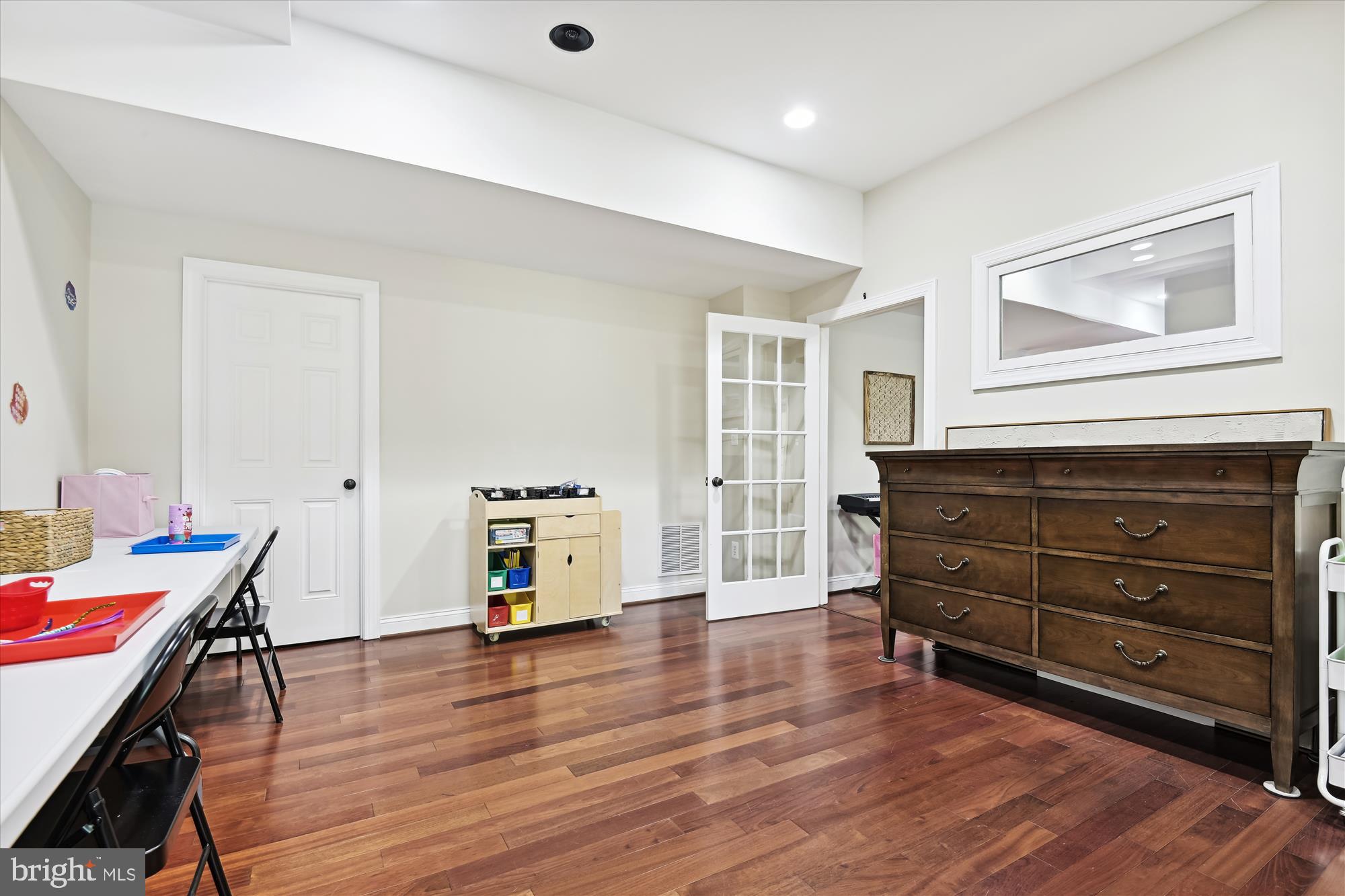 TEMPLES DELIGHT - Residential