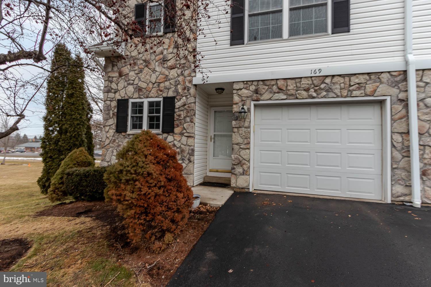 GOLDEN ORCHARDS - Residential