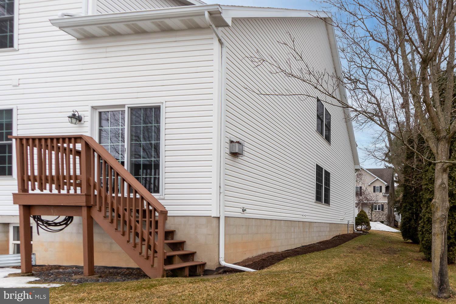 GOLDEN ORCHARDS - Residential