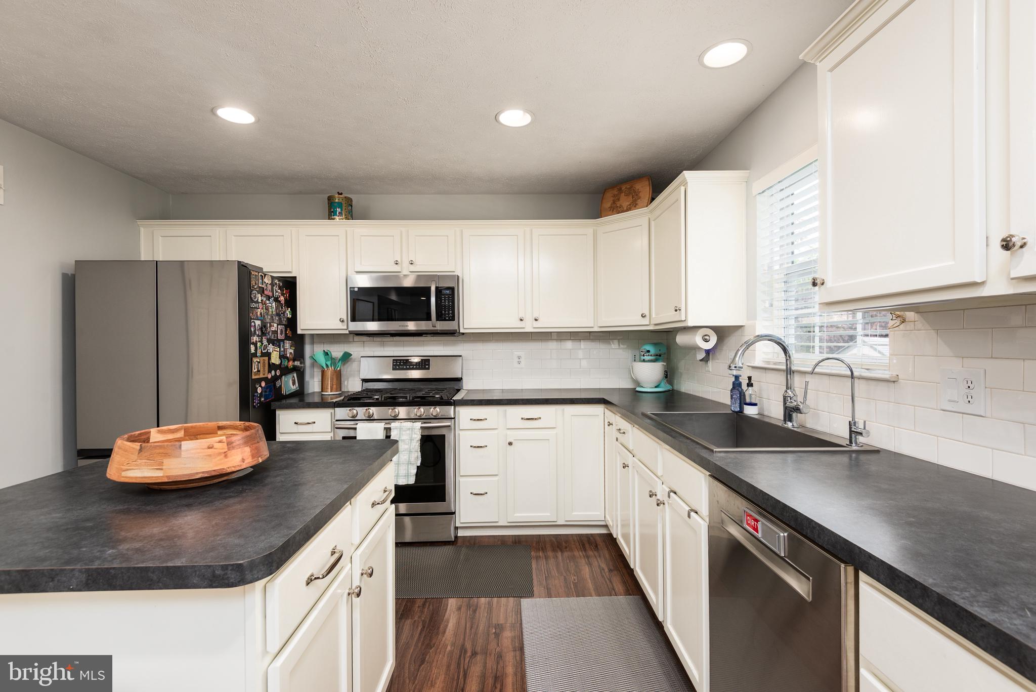 SAVANNAH OVERLOOK - Residential