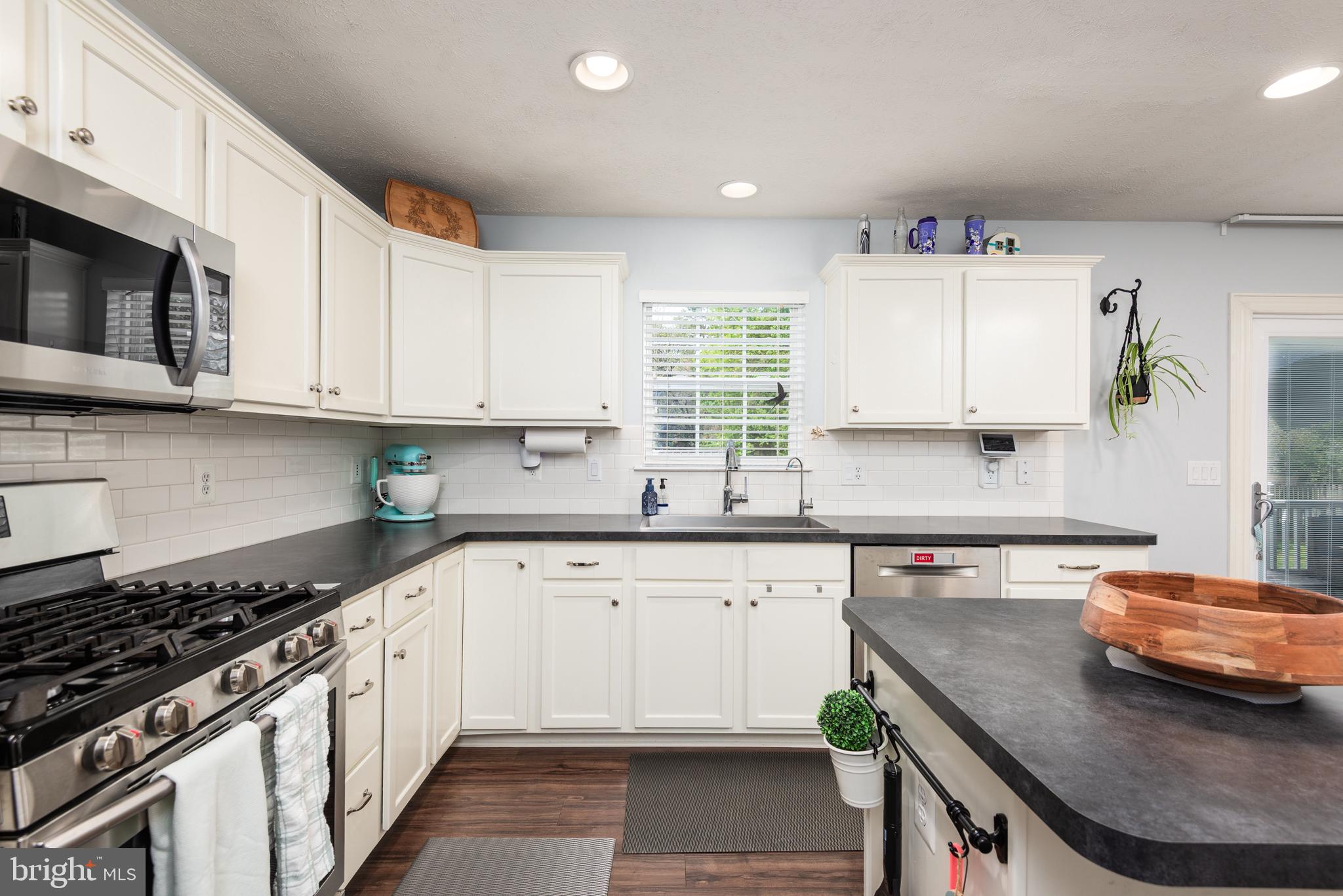 SAVANNAH OVERLOOK - Residential