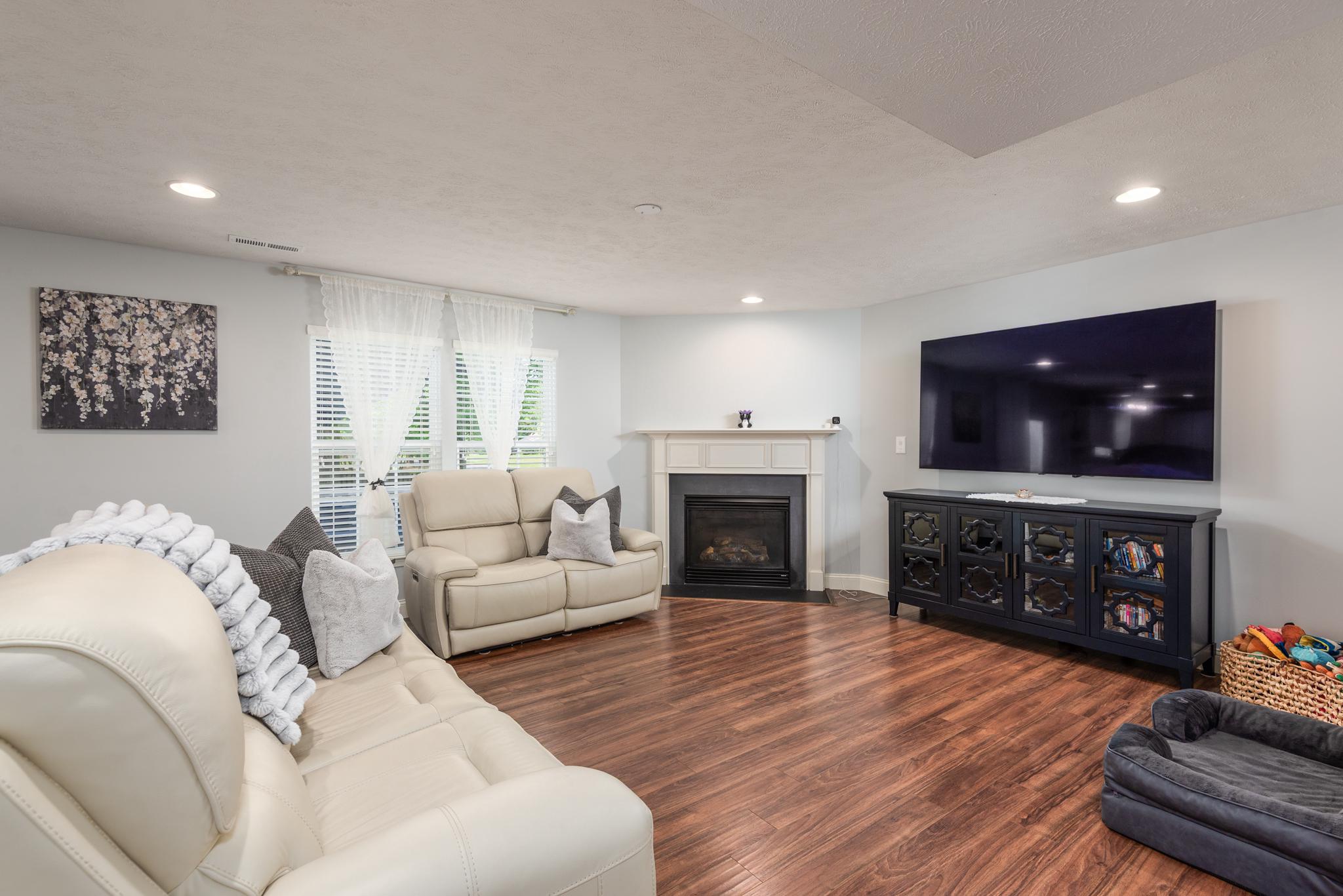 SAVANNAH OVERLOOK - Residential