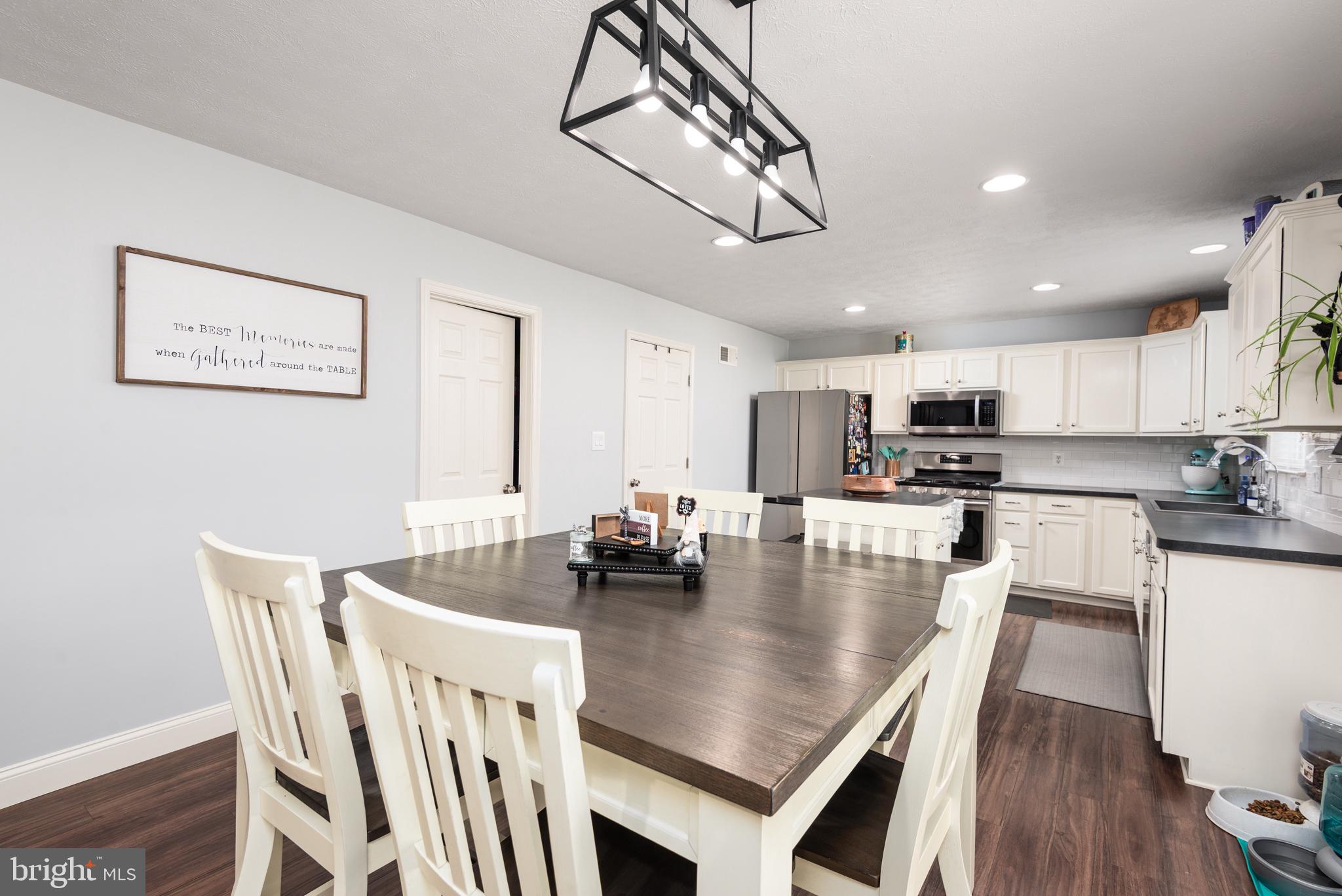 SAVANNAH OVERLOOK - Residential