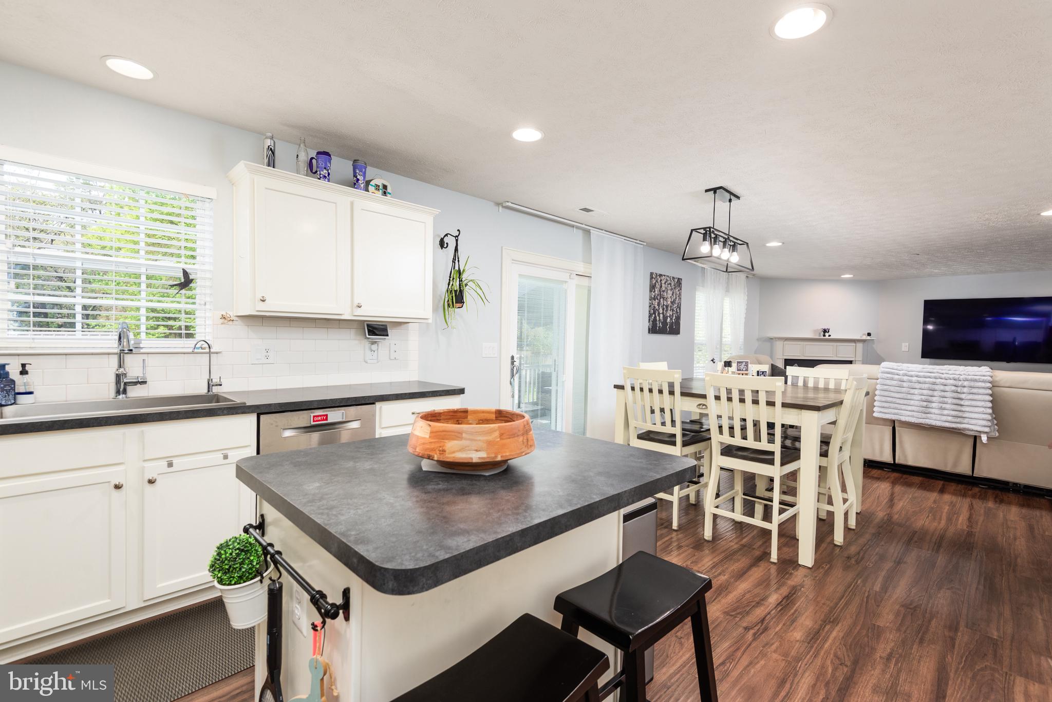 SAVANNAH OVERLOOK - Residential