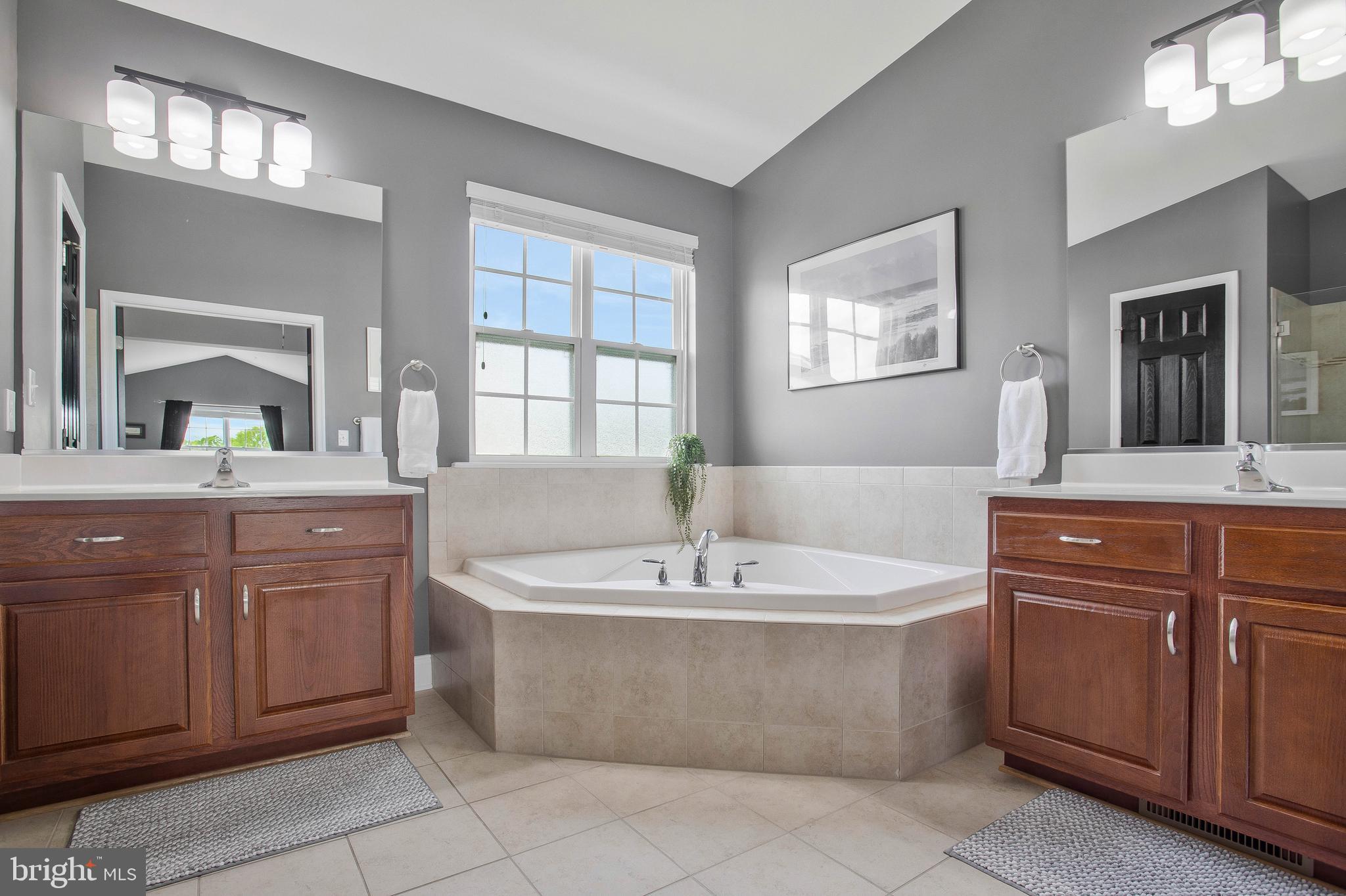 SAN FRANCISCO BY THE BAY - Residential