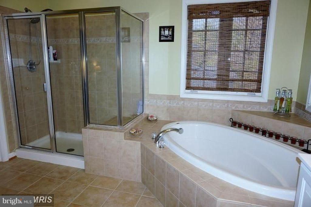 WOODSTREAM - Residential Lease