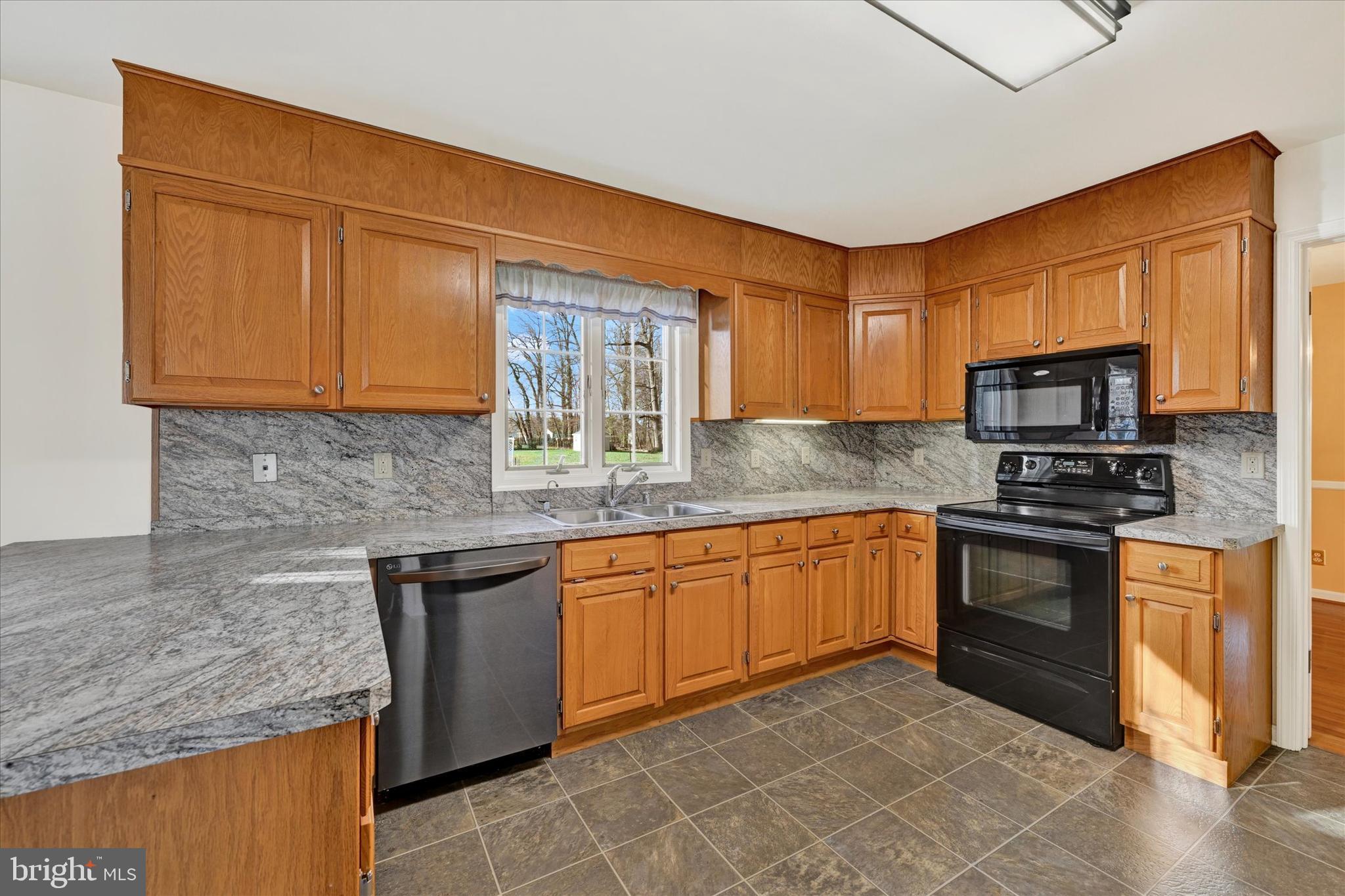 HAMPSTEAD HEIGHTS - Residential