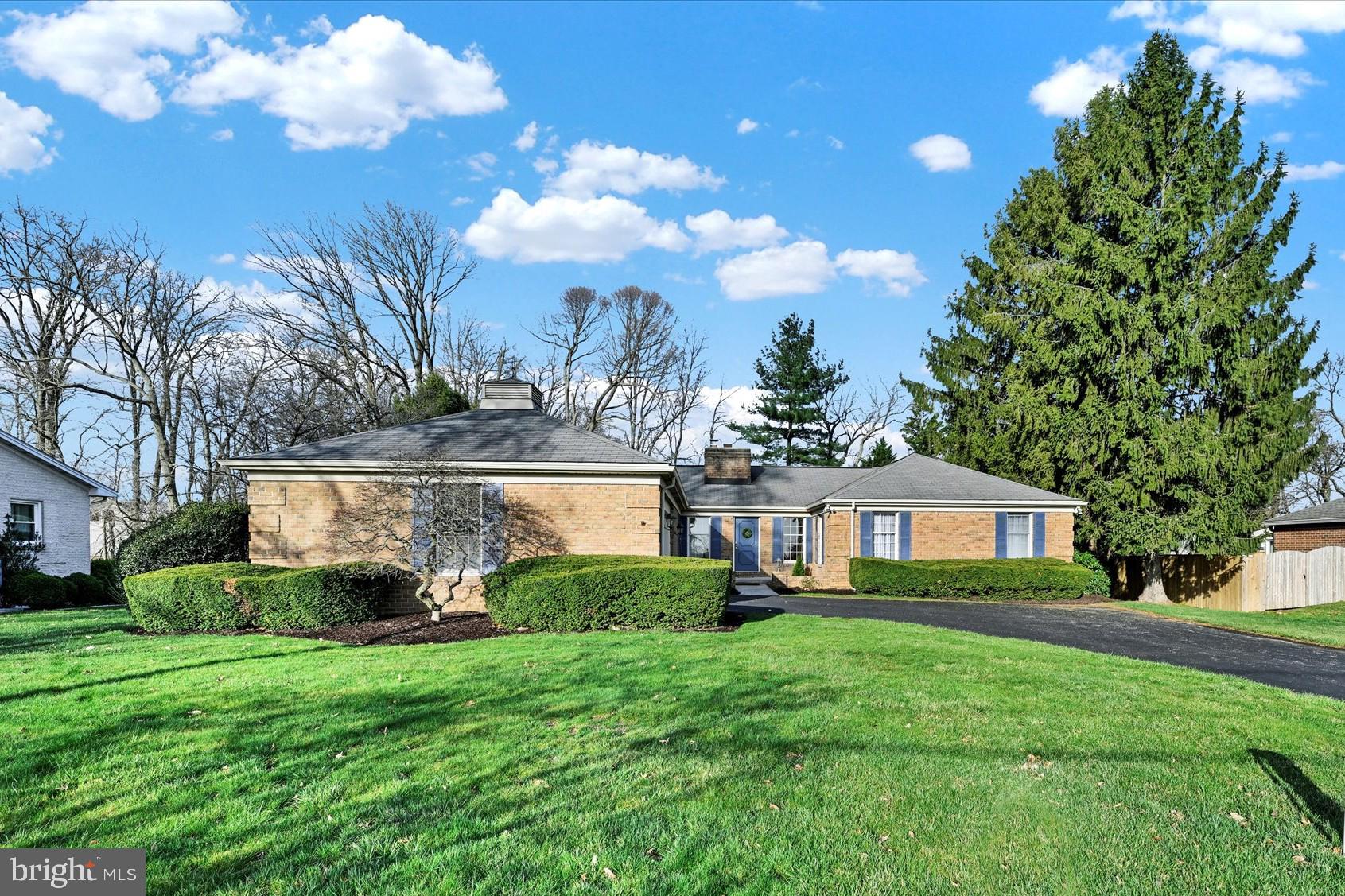 HAMPSTEAD HEIGHTS - Residential