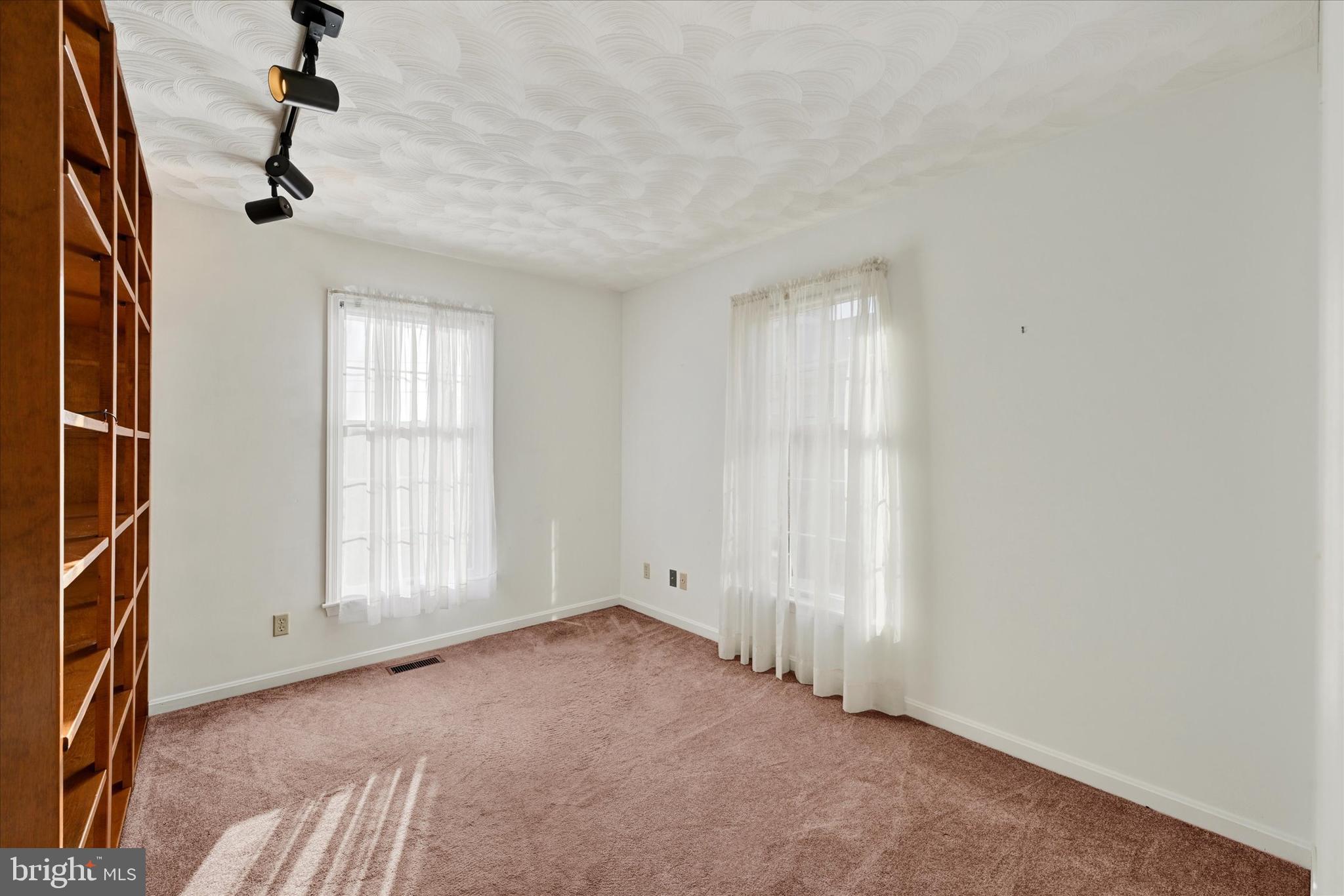 HAMPSTEAD HEIGHTS - Residential