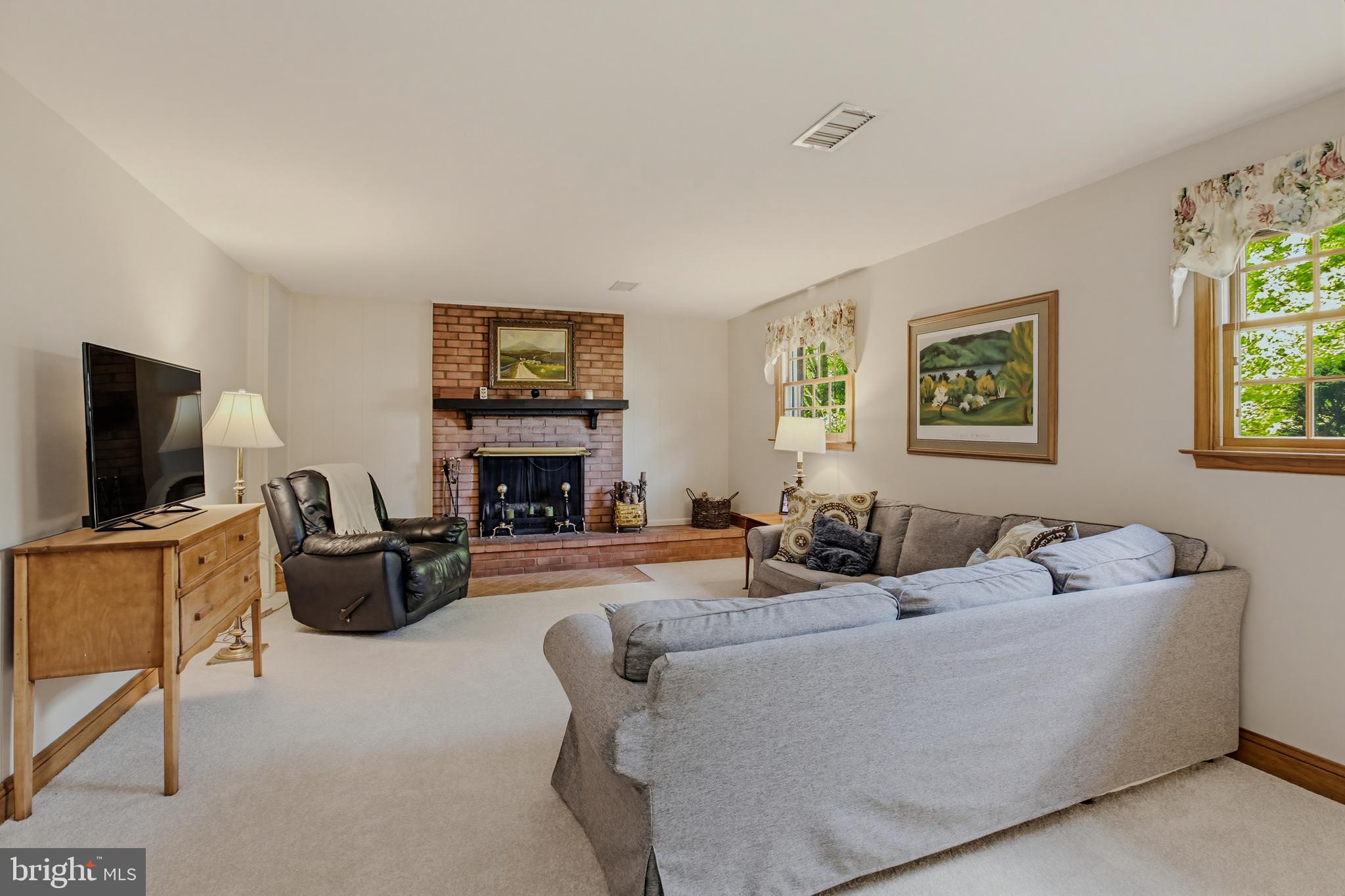 BEL PRE WOODS - Residential