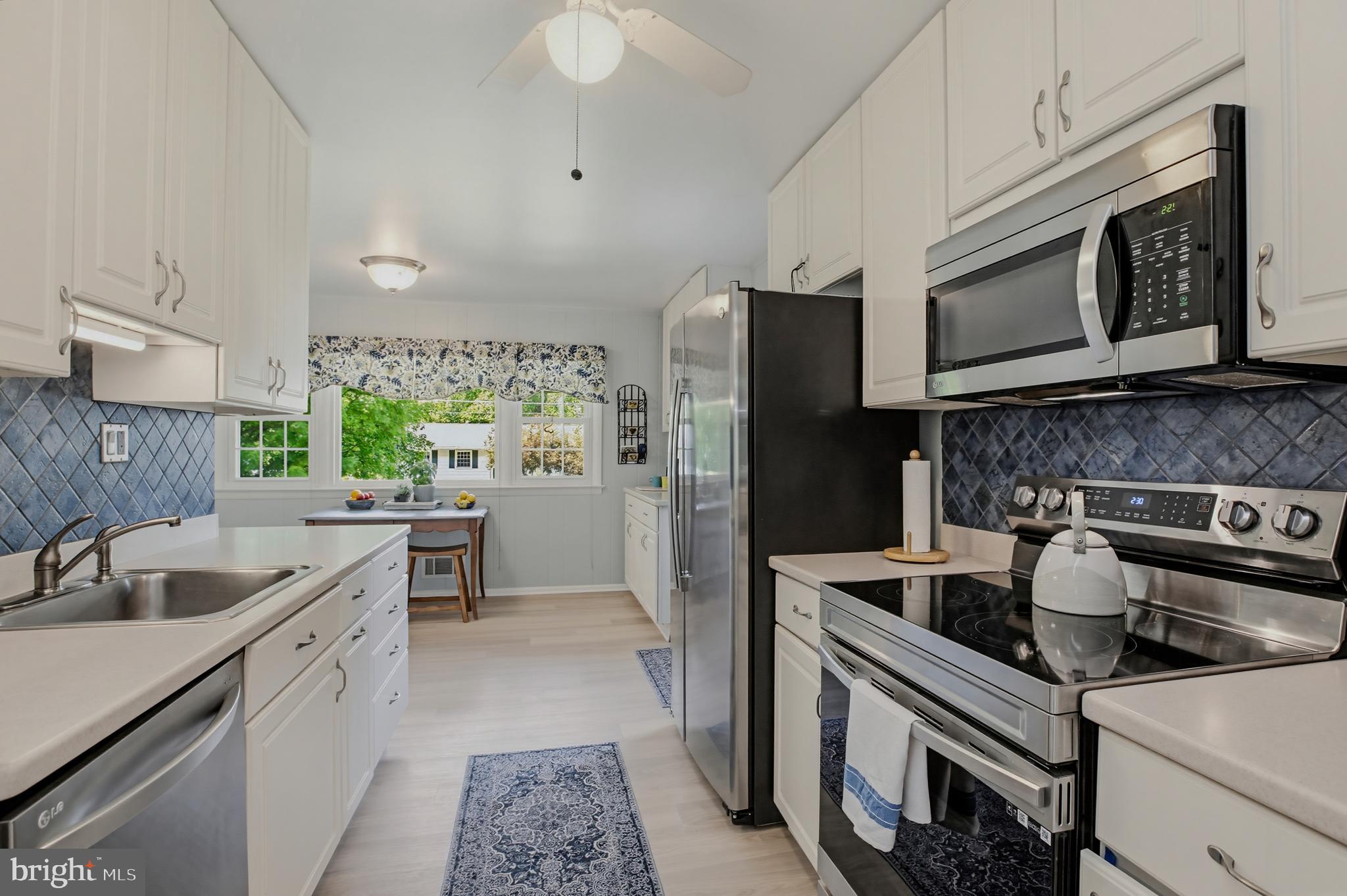 BEL PRE WOODS - Residential