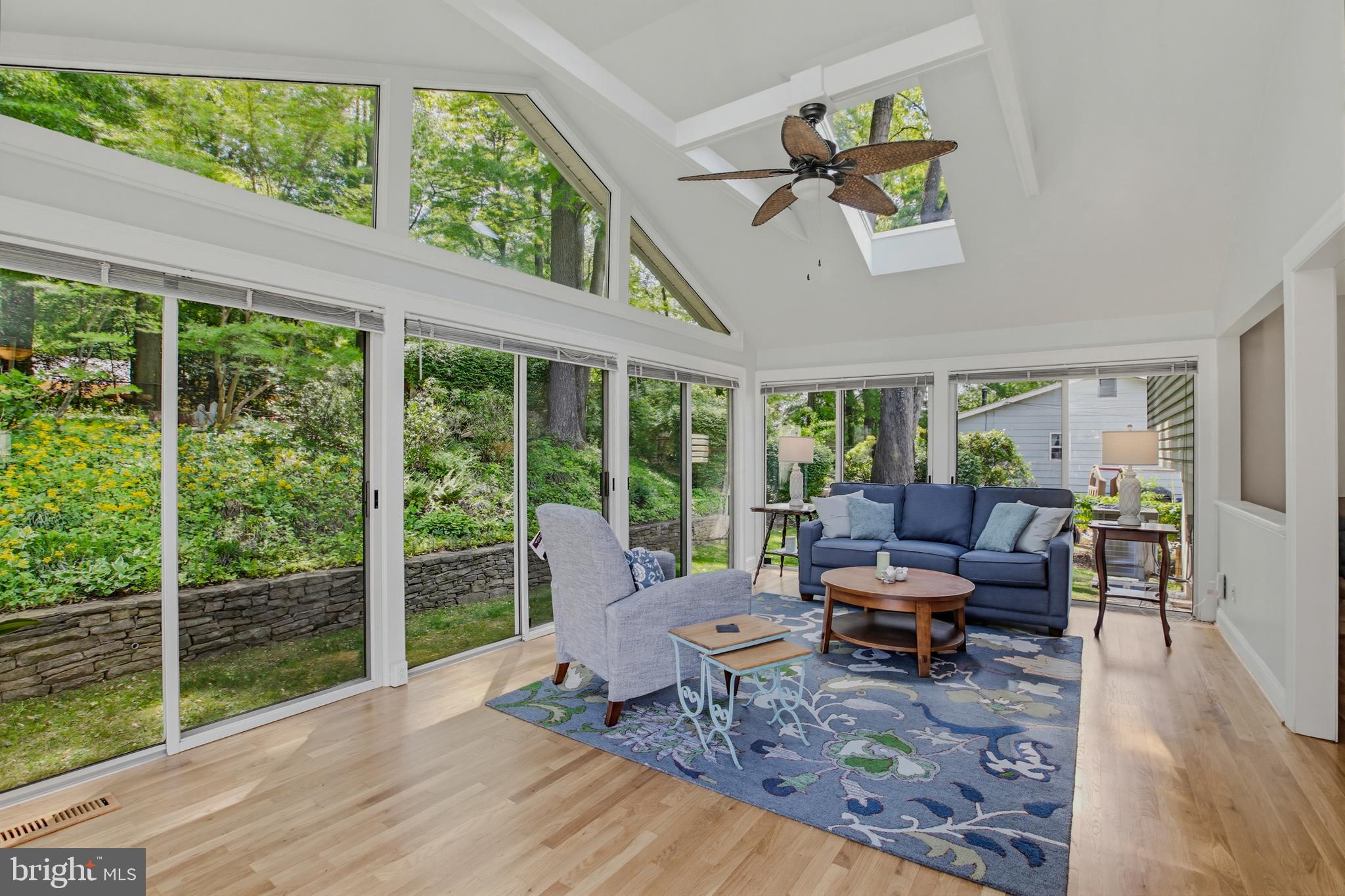 BEL PRE WOODS - Residential