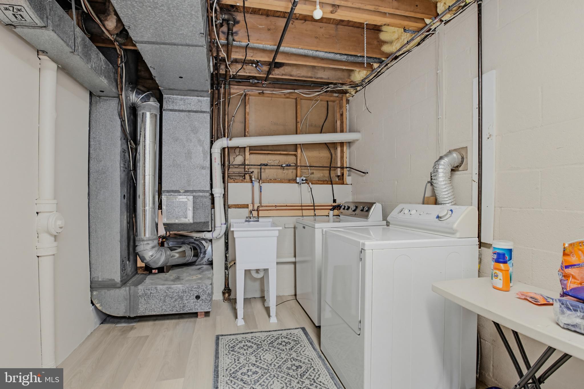 BEL PRE WOODS - Residential