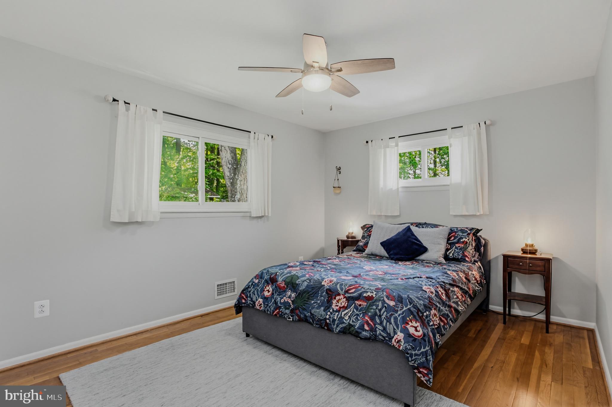 BEL PRE WOODS - Residential