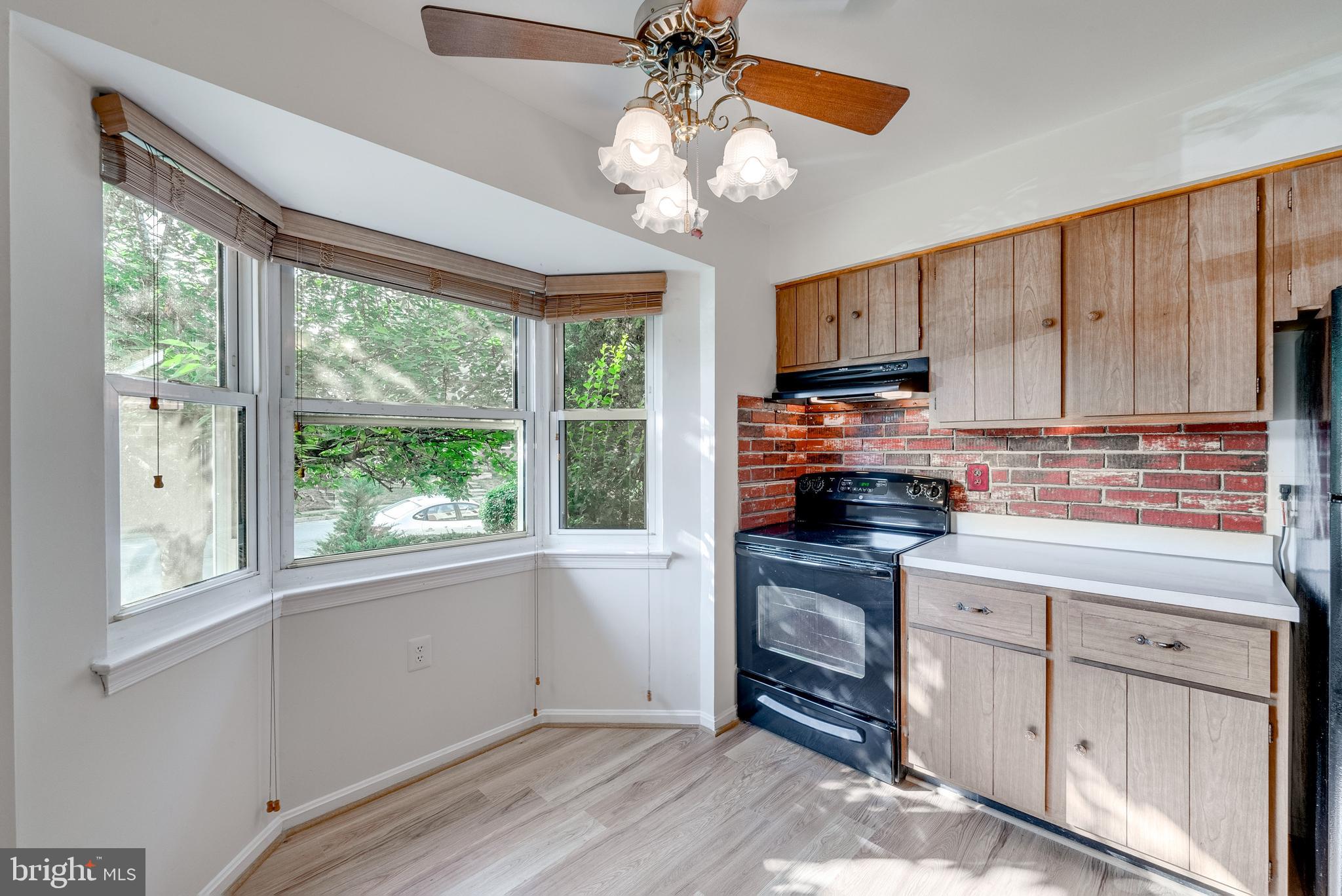 VIRGINIA KNOLLS - Residential