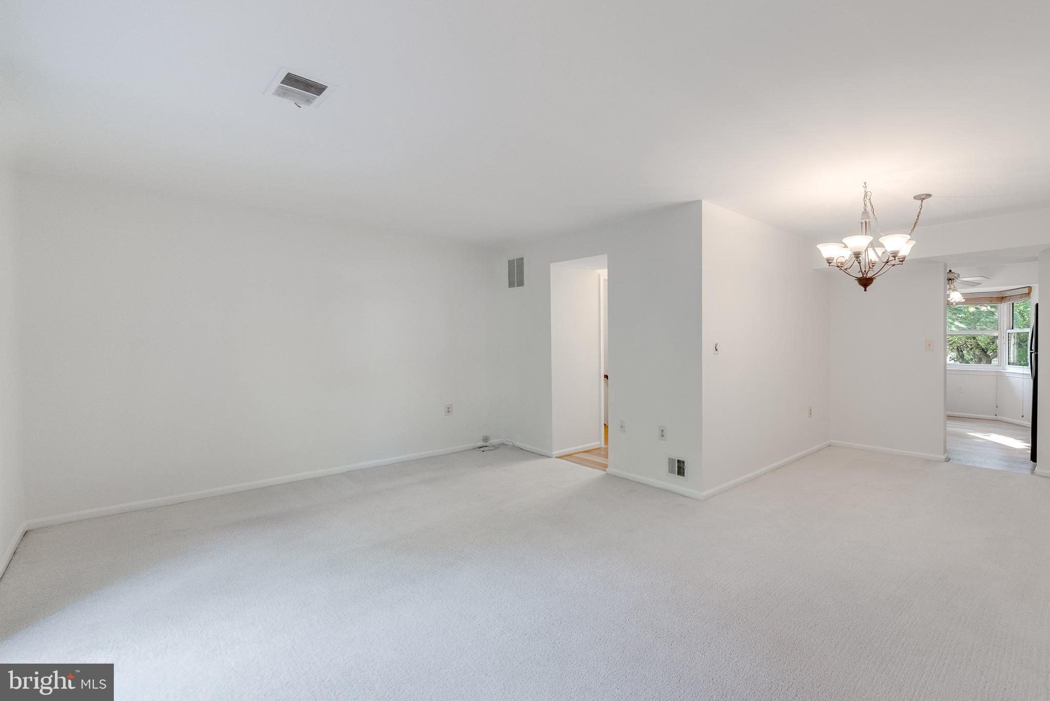 VIRGINIA KNOLLS - Residential