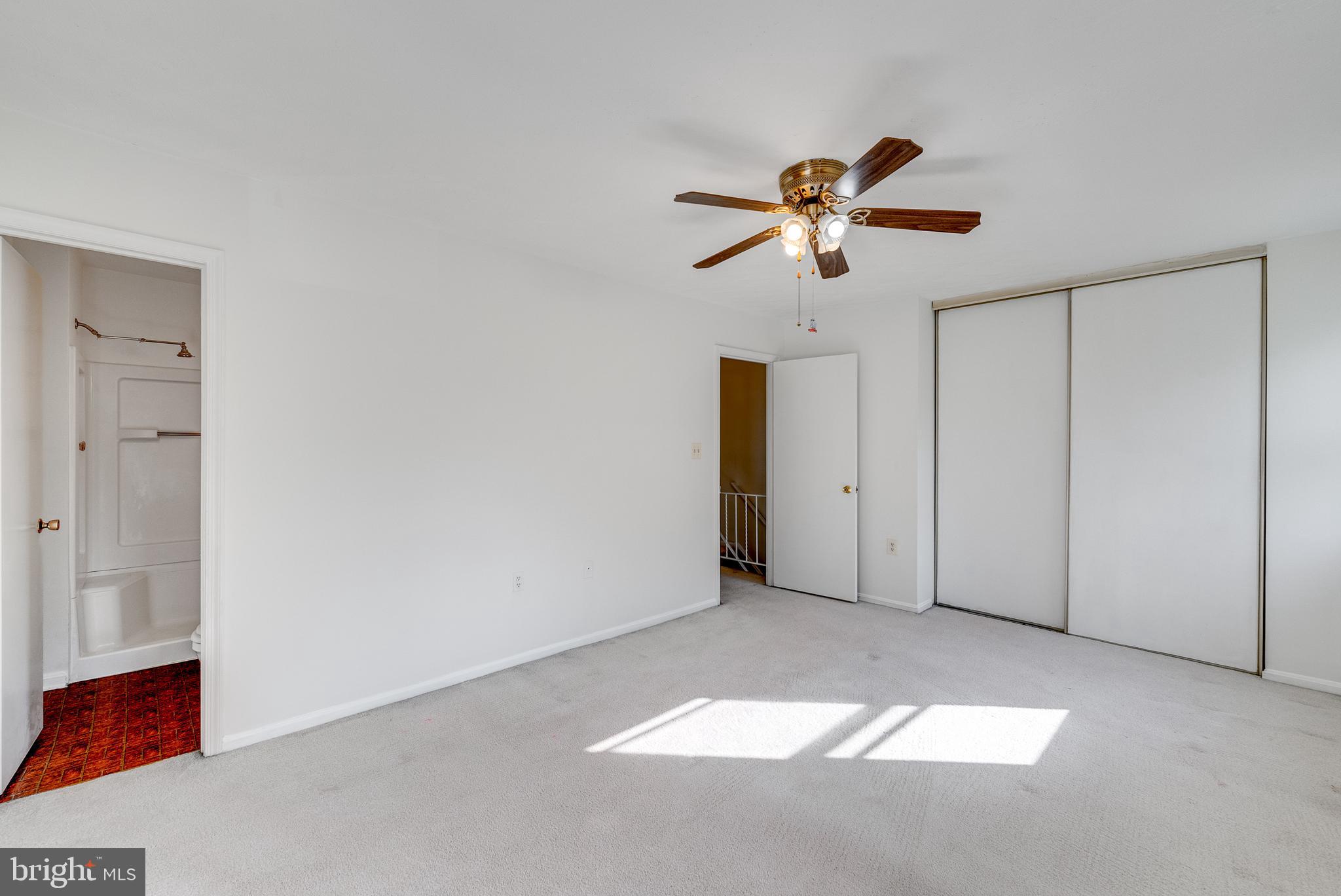 VIRGINIA KNOLLS - Residential