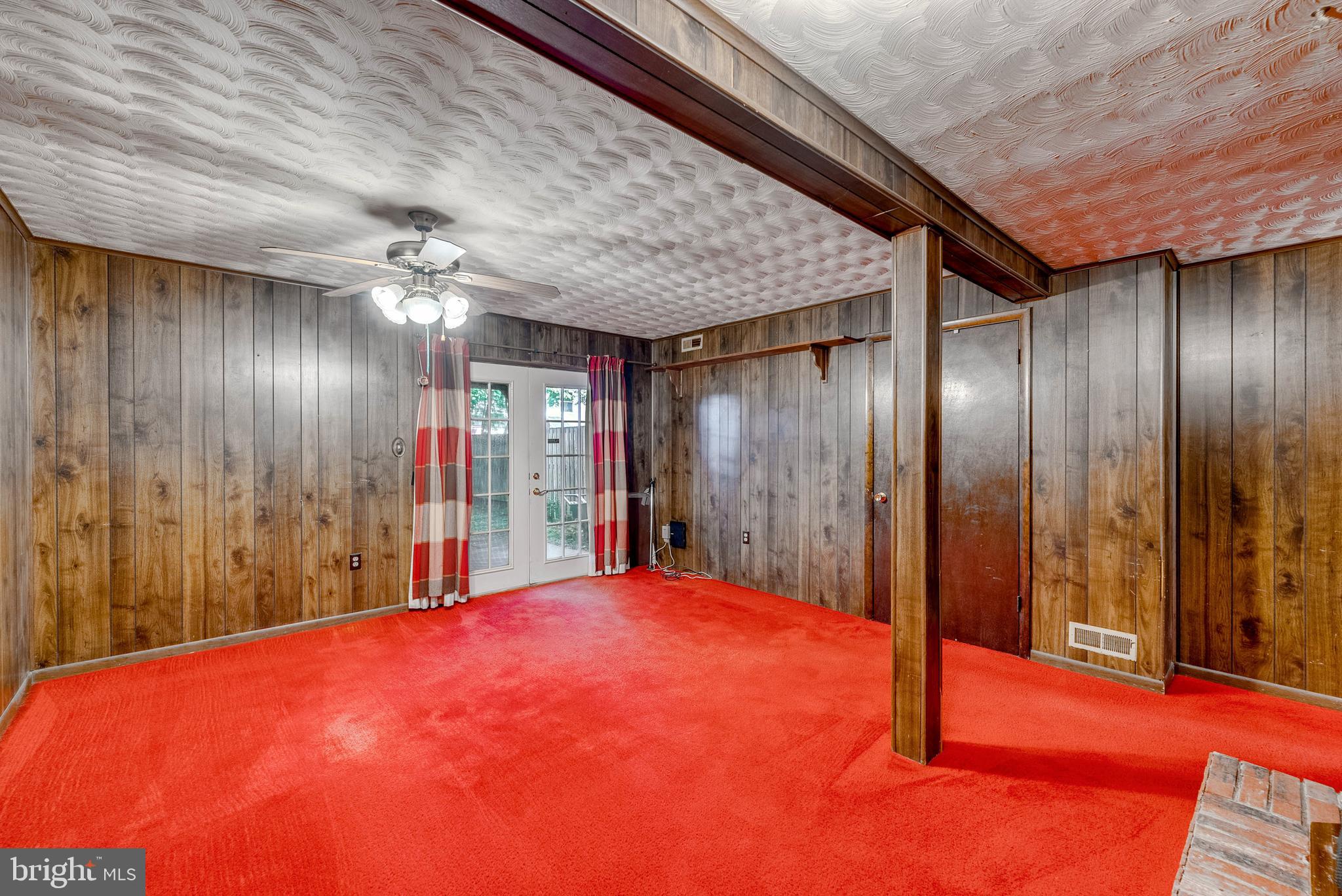 VIRGINIA KNOLLS - Residential