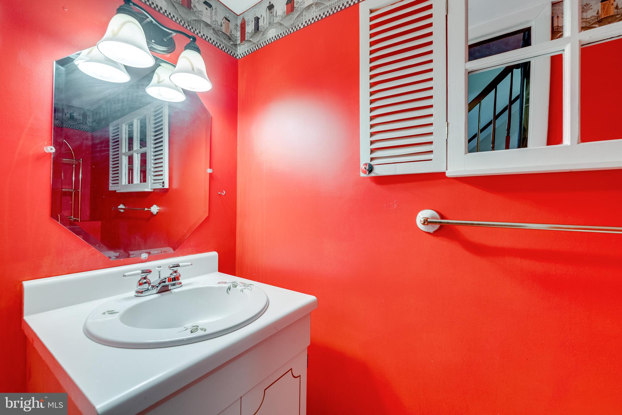 VIRGINIA KNOLLS - Residential