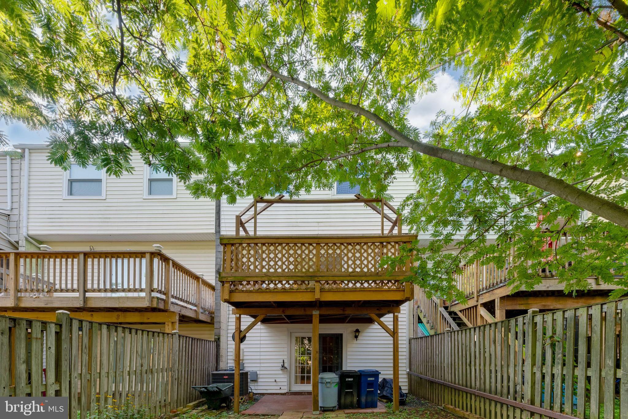 VIRGINIA KNOLLS - Residential