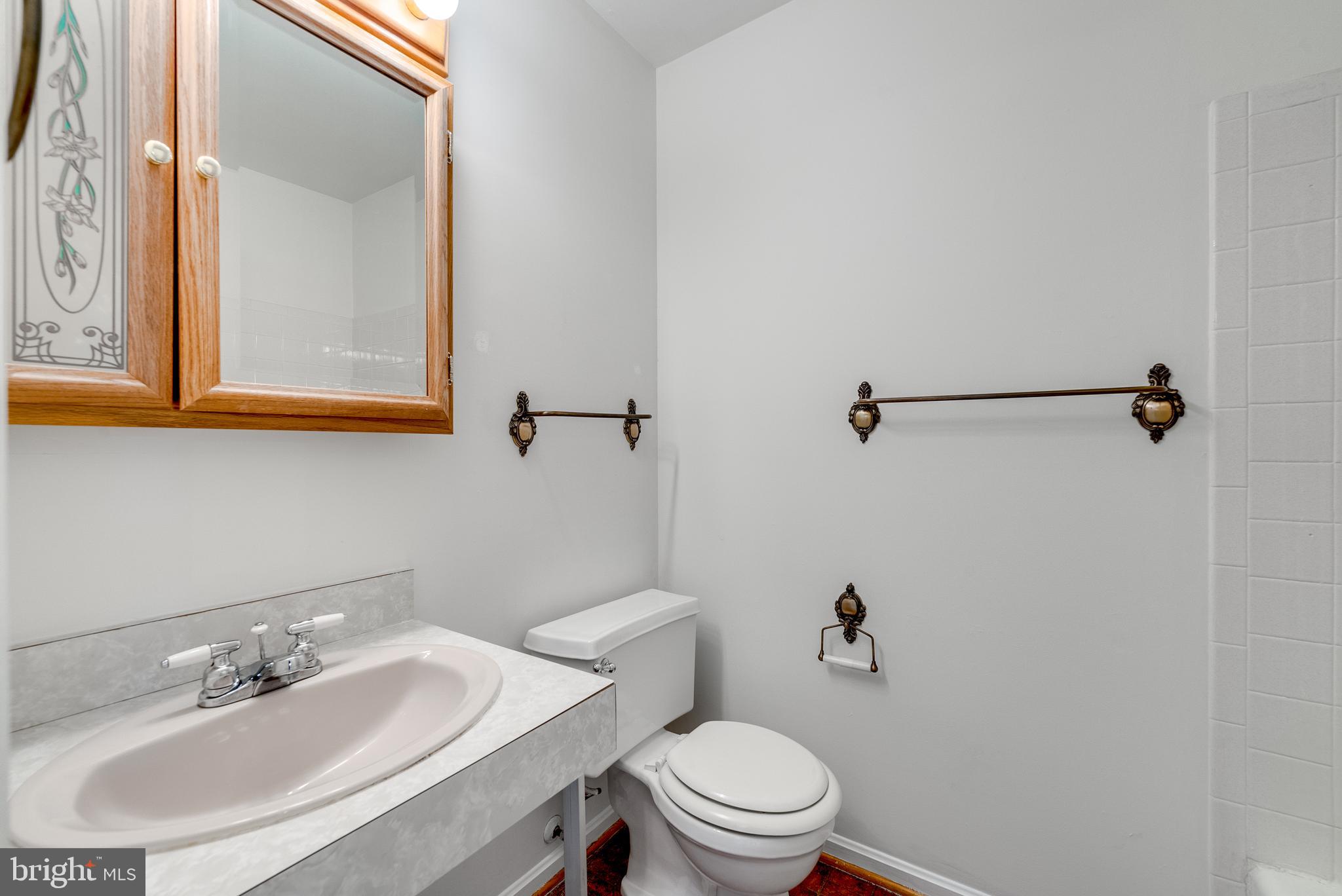 VIRGINIA KNOLLS - Residential