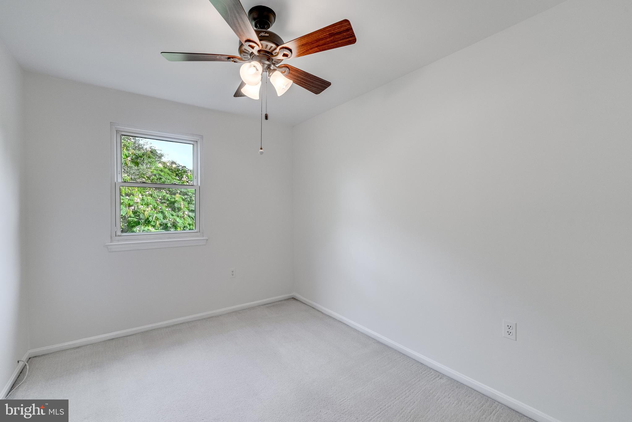 VIRGINIA KNOLLS - Residential