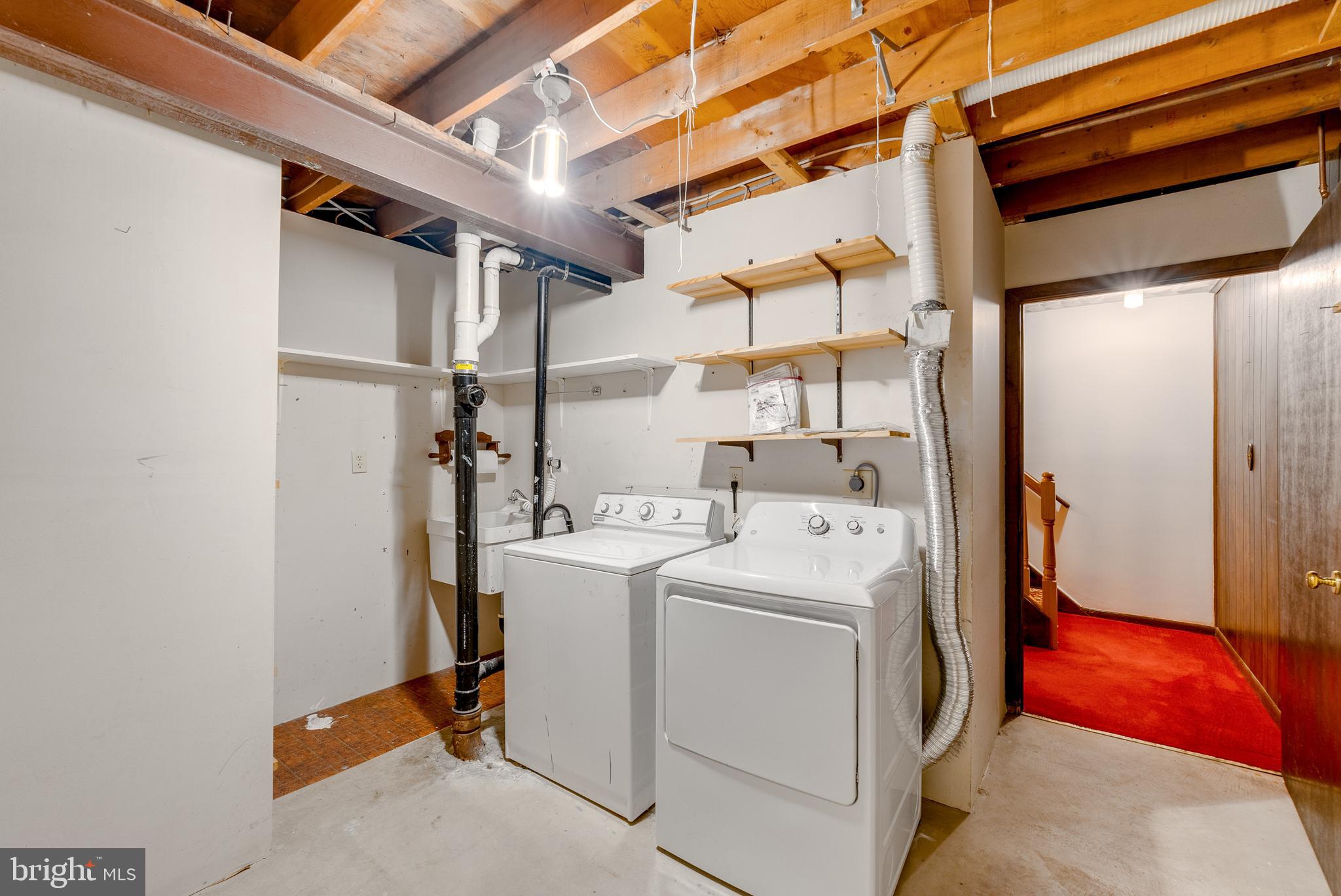 VIRGINIA KNOLLS - Residential