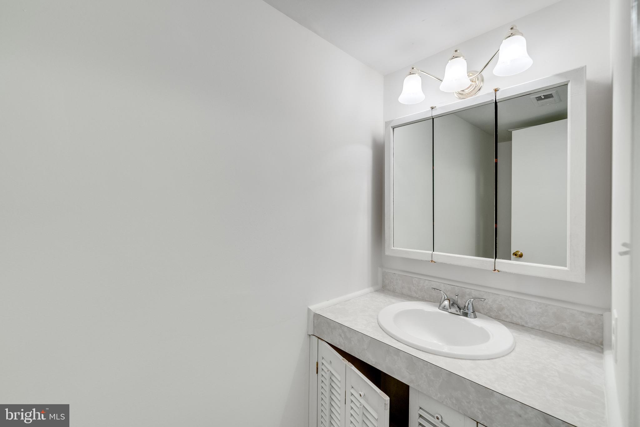 VIRGINIA KNOLLS - Residential