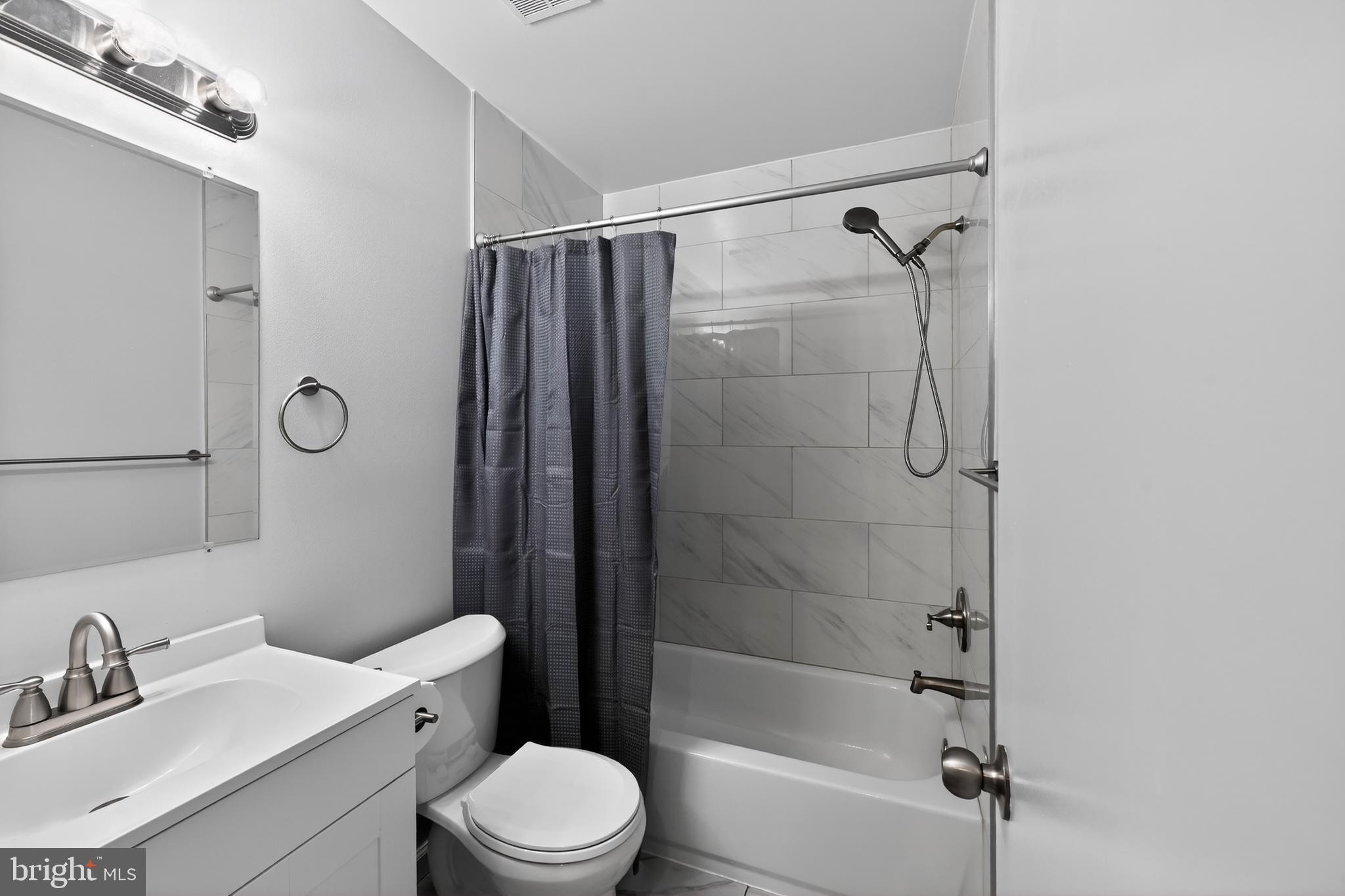 GUNNERS LAKE VILLAGE - Residential