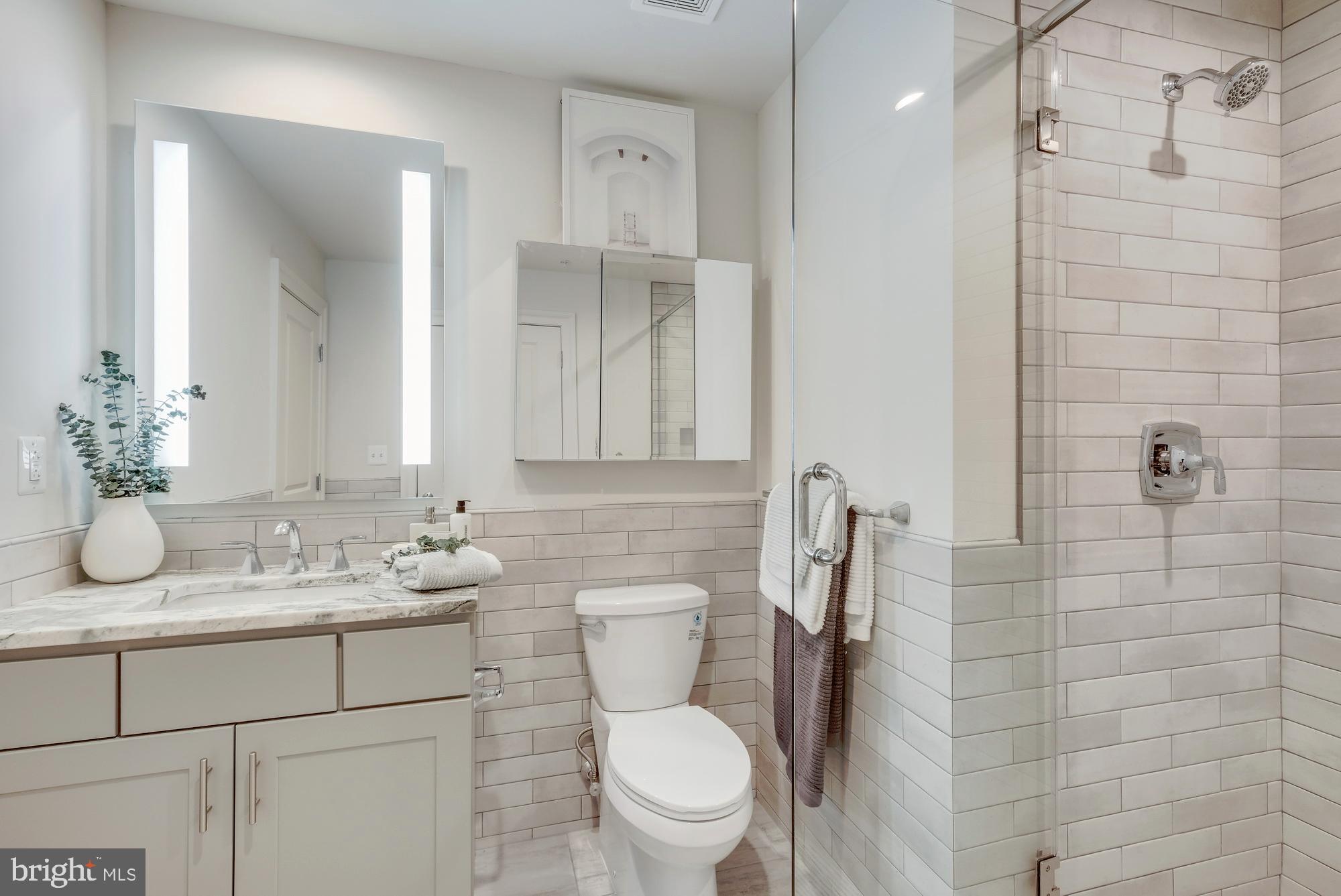 LOGAN SQUARE - Residential Lease