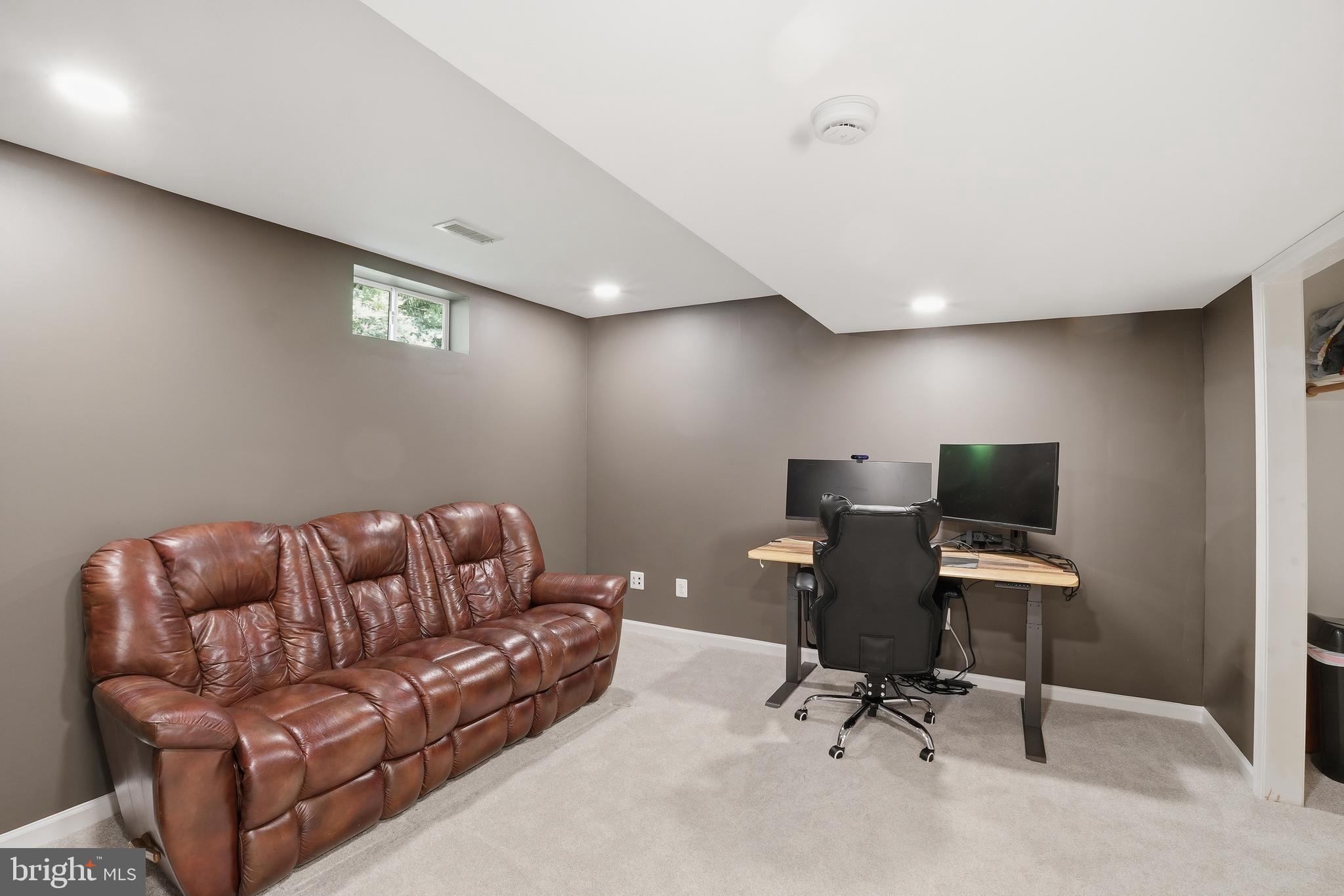 SOMERSET - Residential