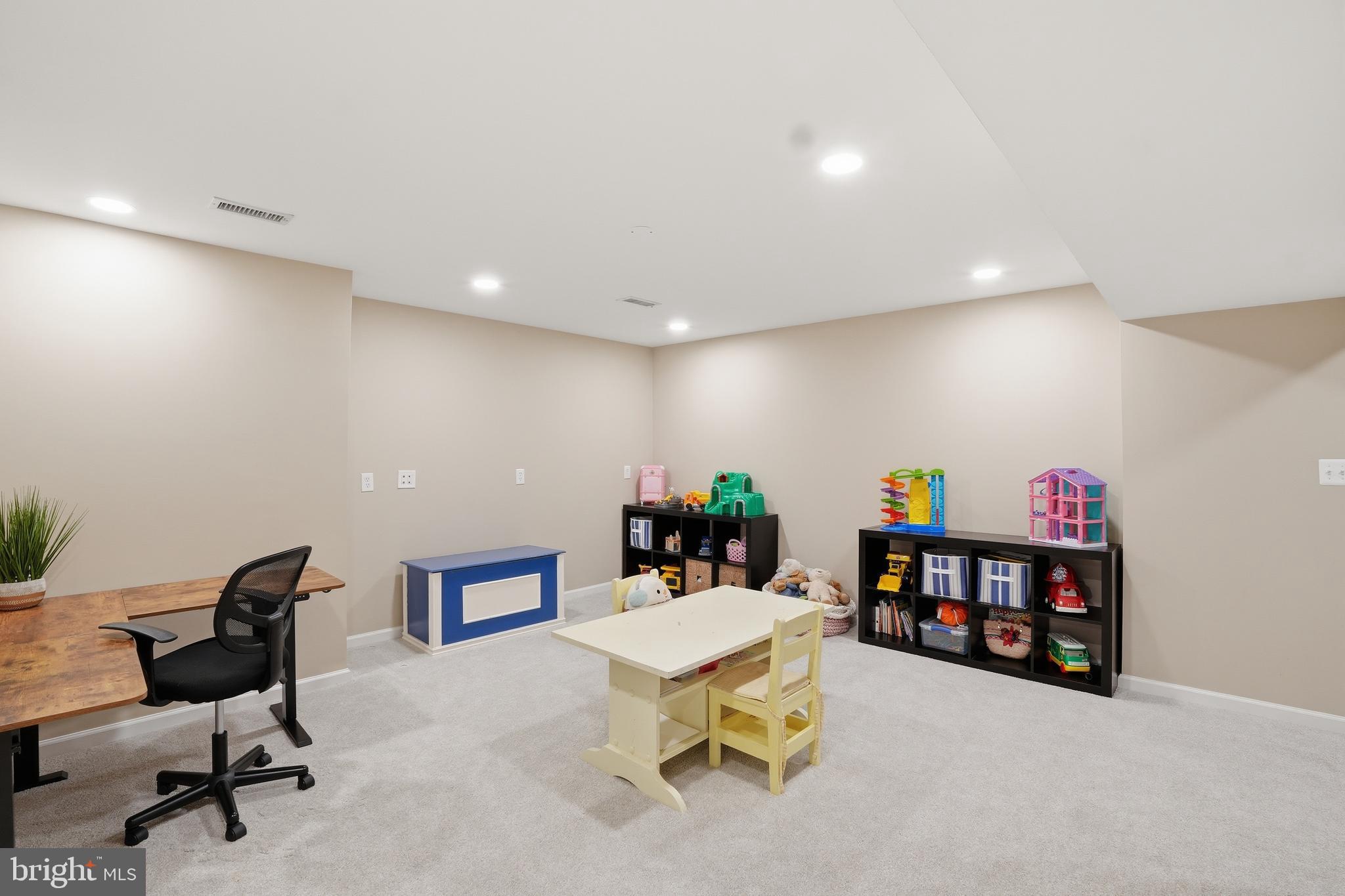 SOMERSET - Residential