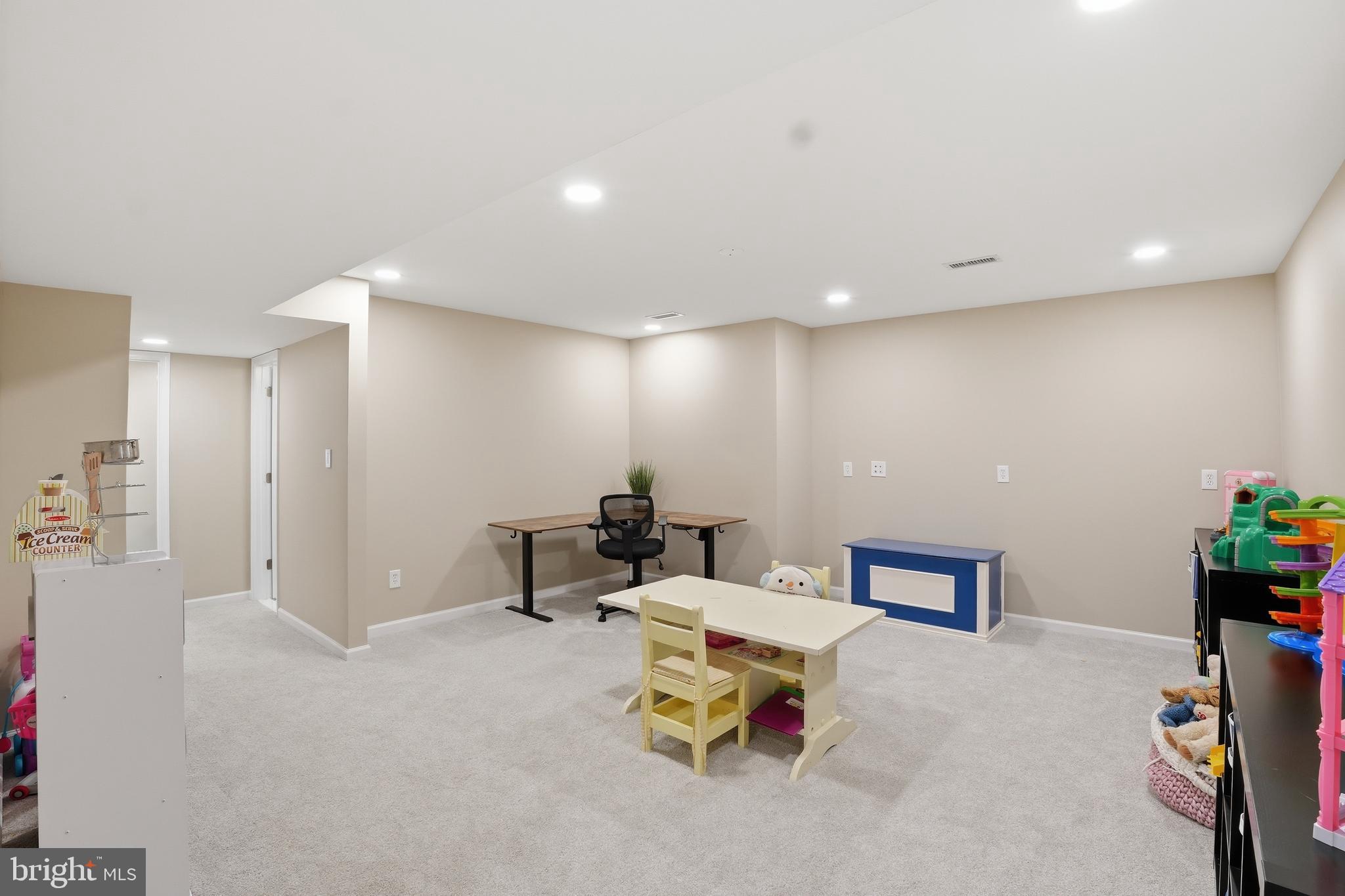 SOMERSET - Residential