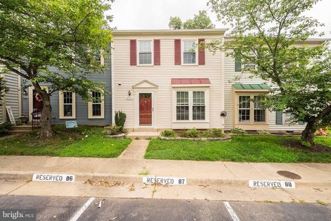 Townhouse For Rent - 8029 Edinburgh Drive<br/> SPRINGFIELD, VA 22153